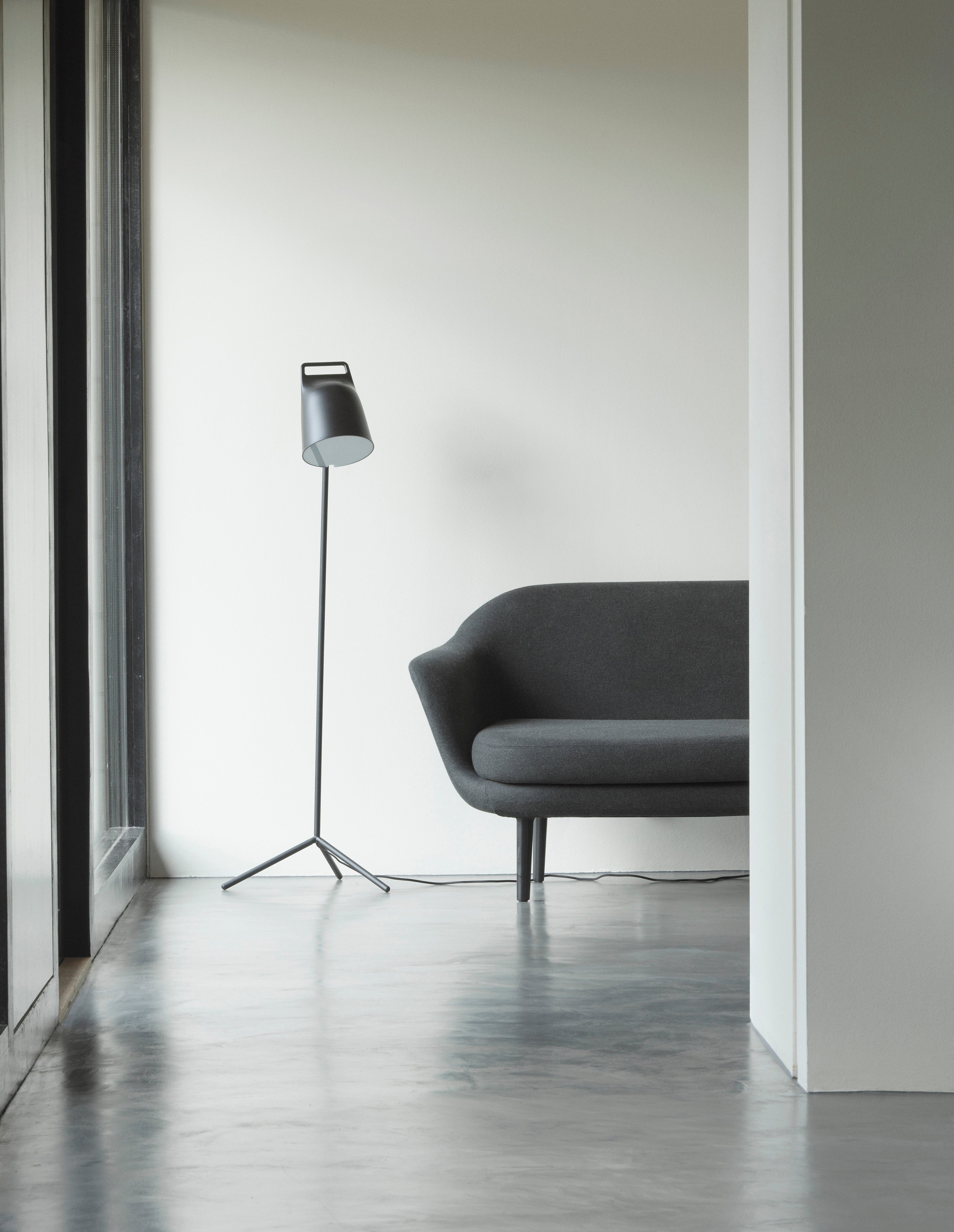 STAGE black reading floor lamp