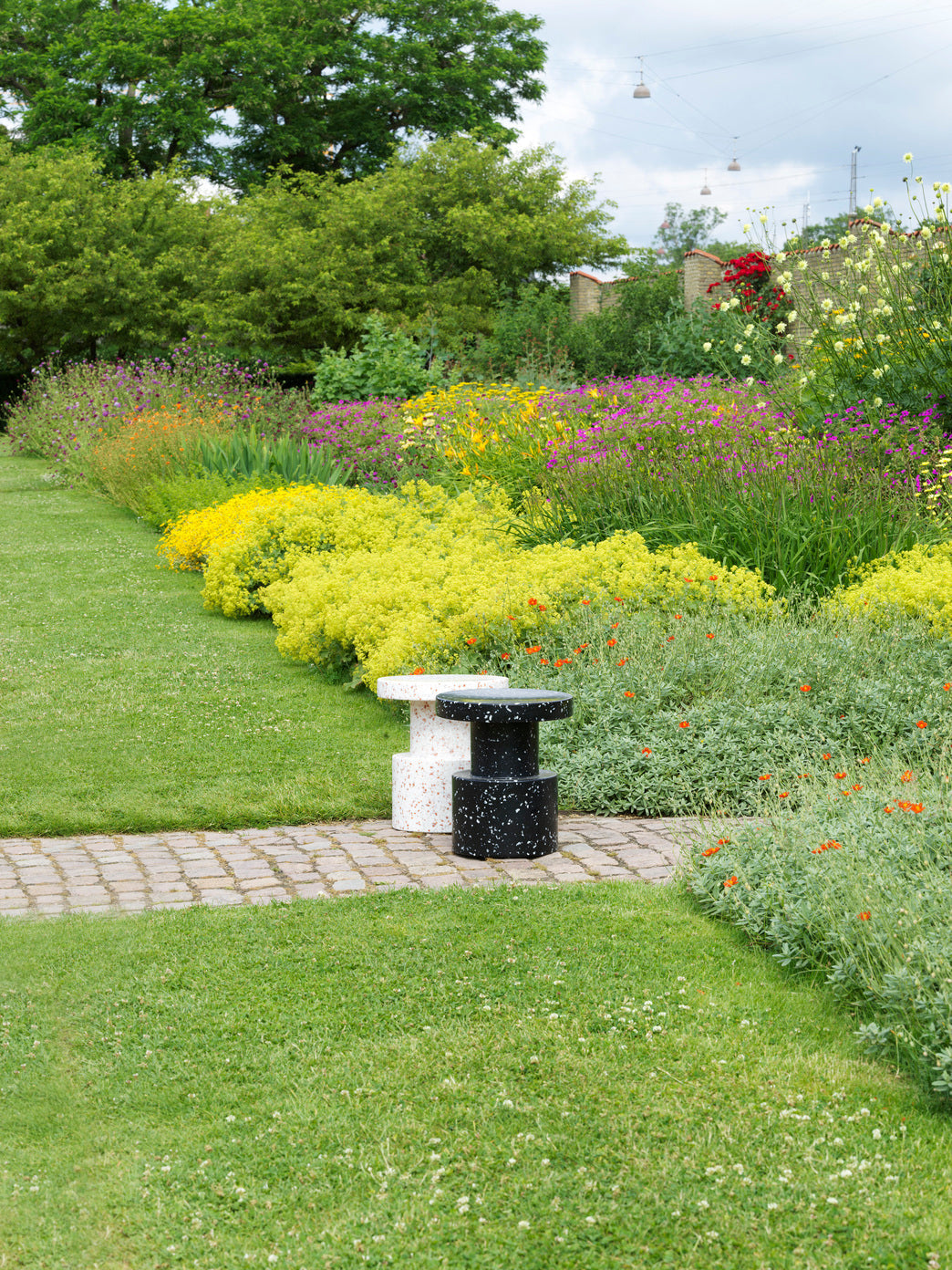 White bit side table