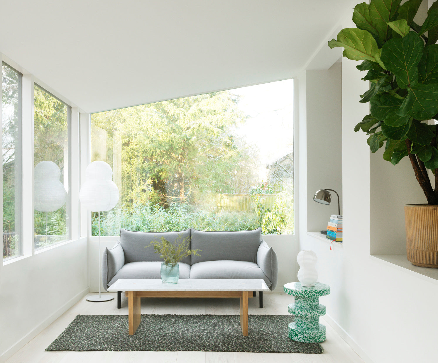 Solide schwarze Couchtisch