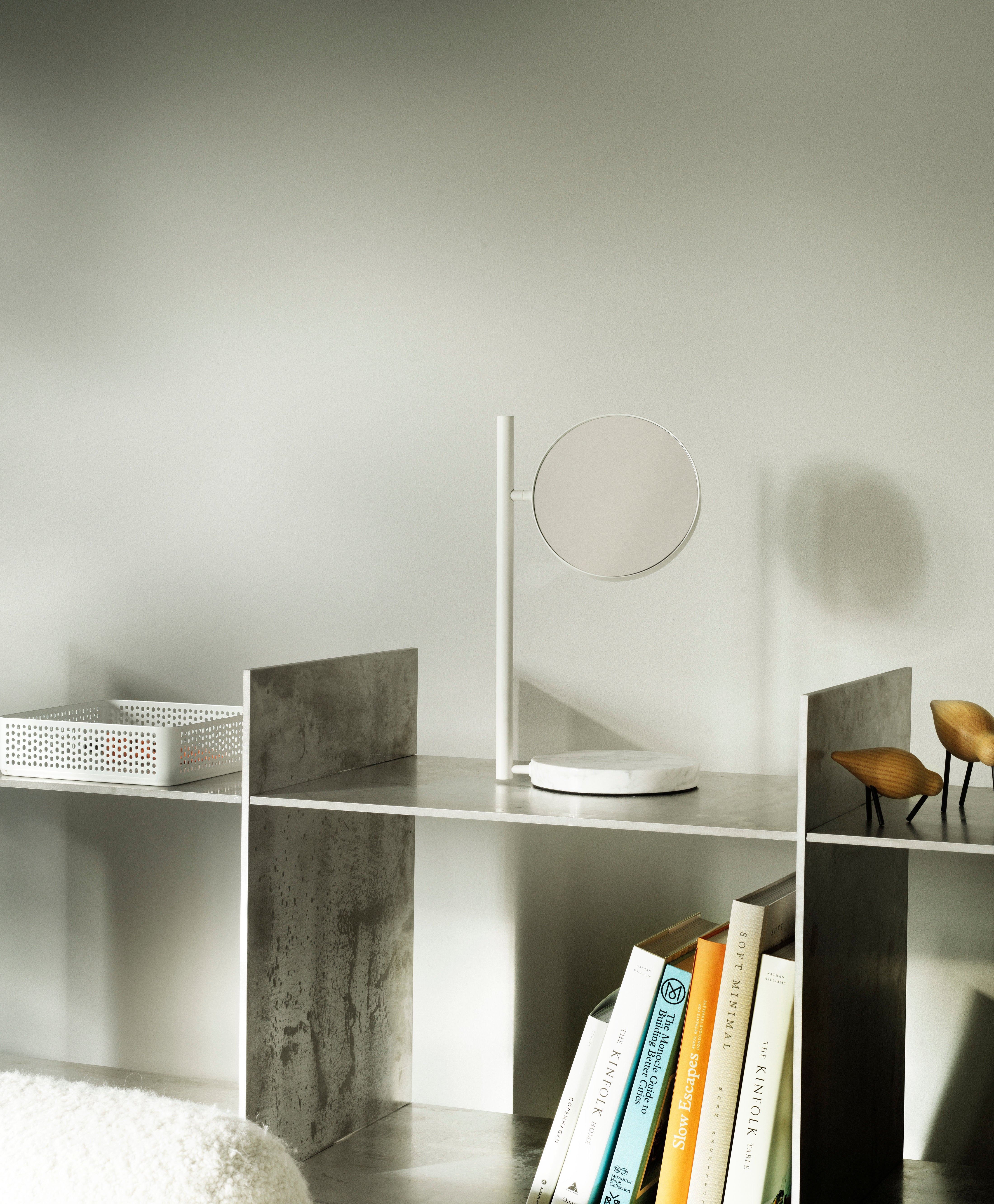 Freistehender Spiegel POSE weißer Marmor