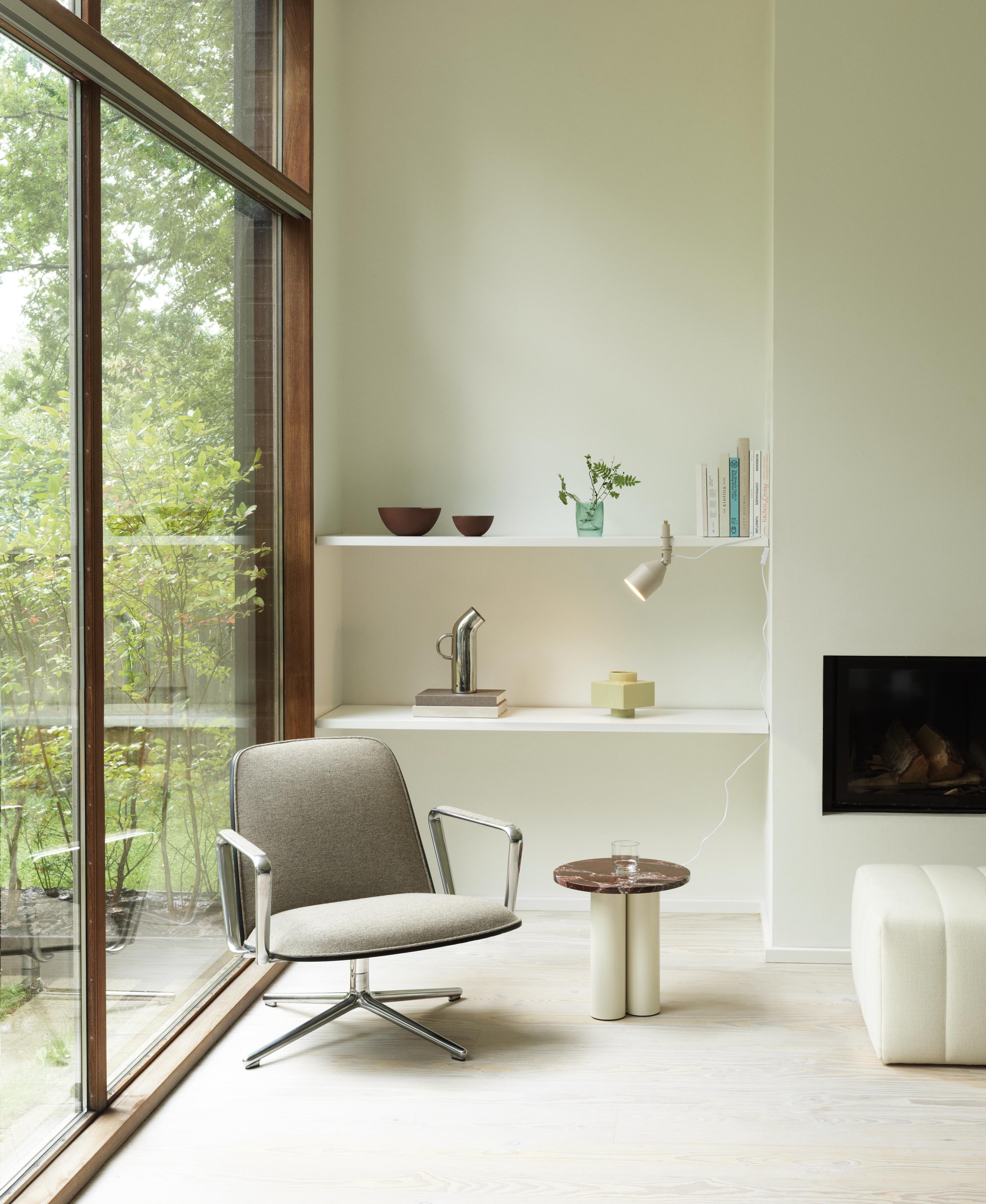 Draagbare wandlamp KLIP warm grijs