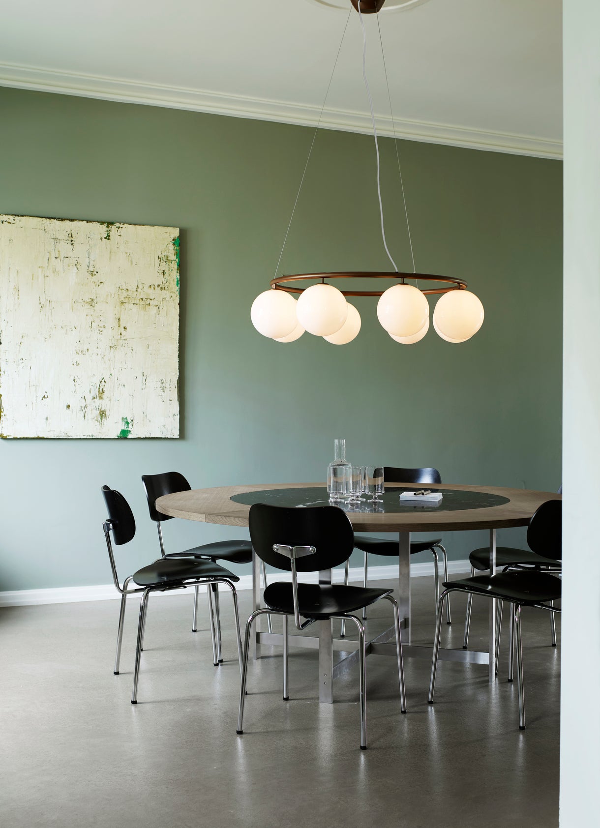 Pendelleuchte MIIRA 8 CIRCULAR dunkelbraun mit opalem Glas