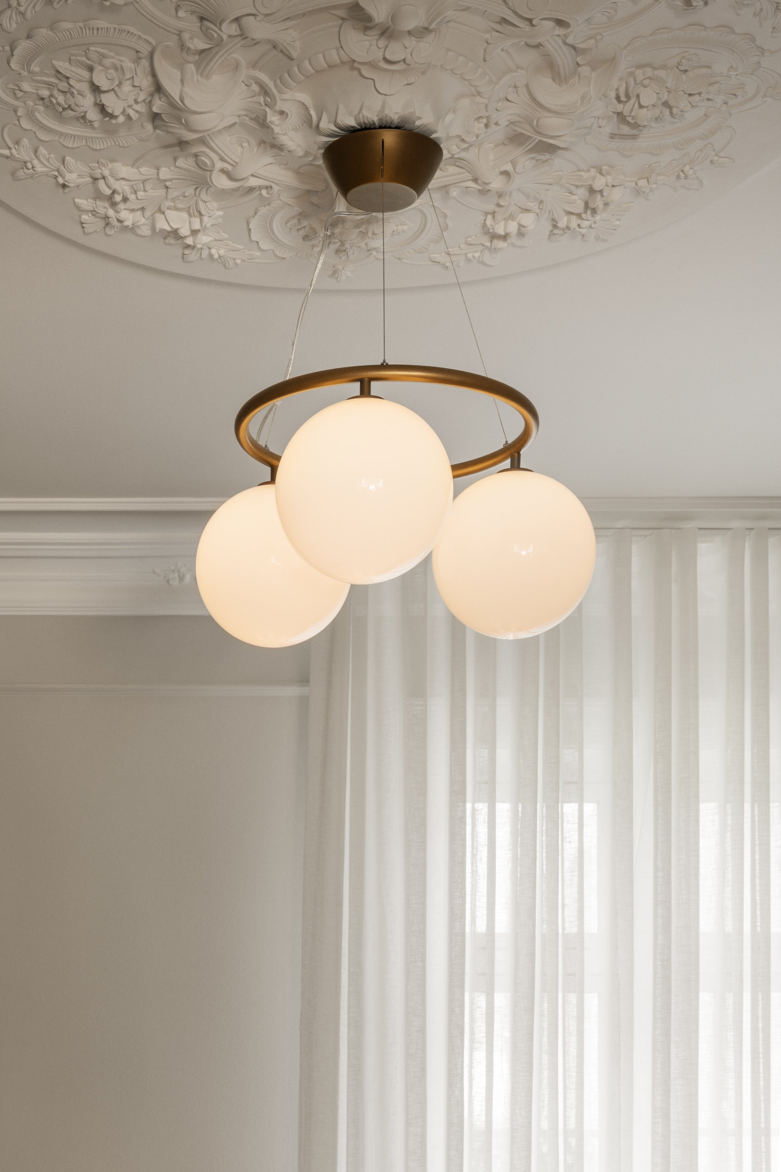 Hanglamp MIIRA 3 CIRCULAR donkerbruin met opaalglas