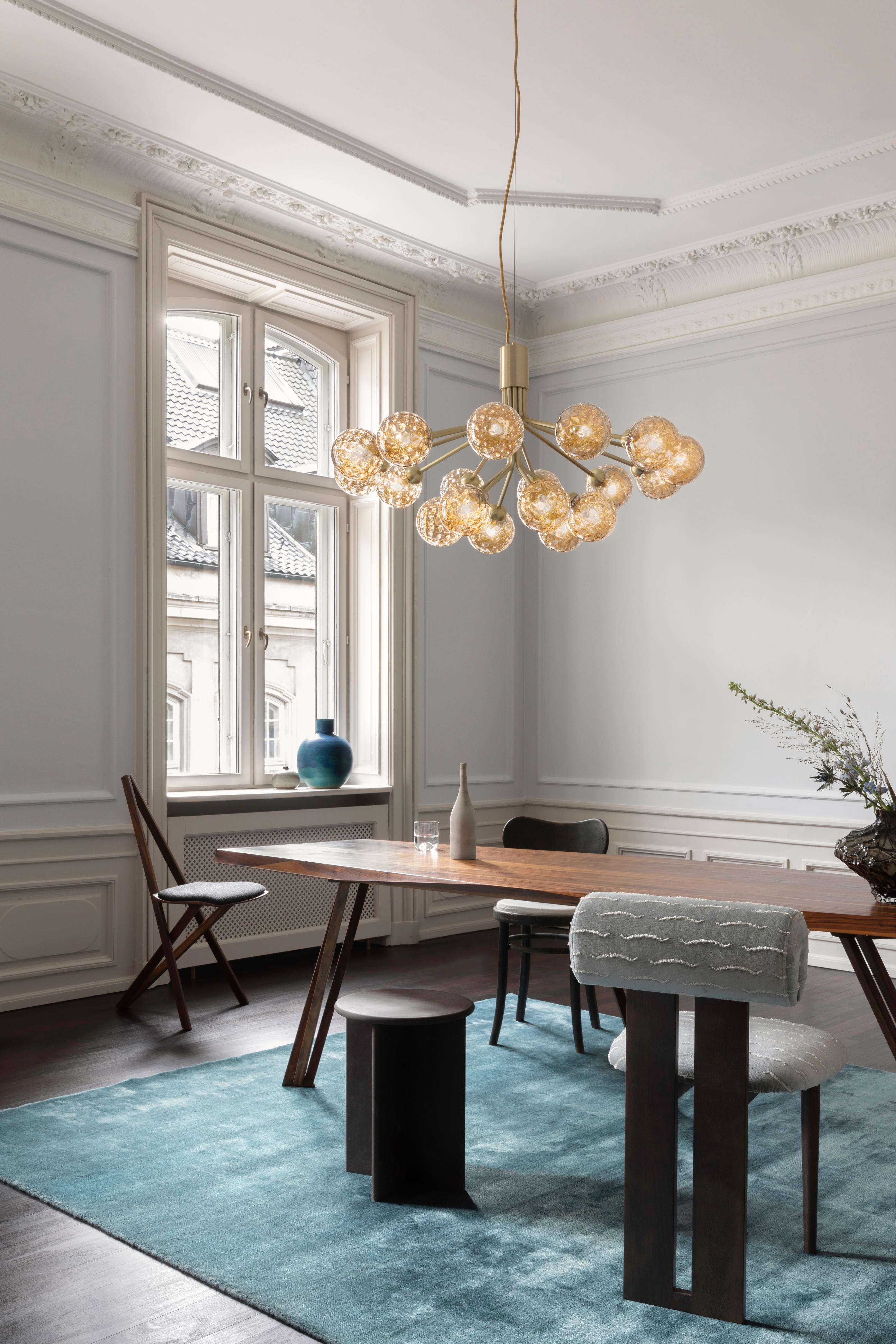 Kronleuchter APIALES 18 Messing mit goldenem Glas