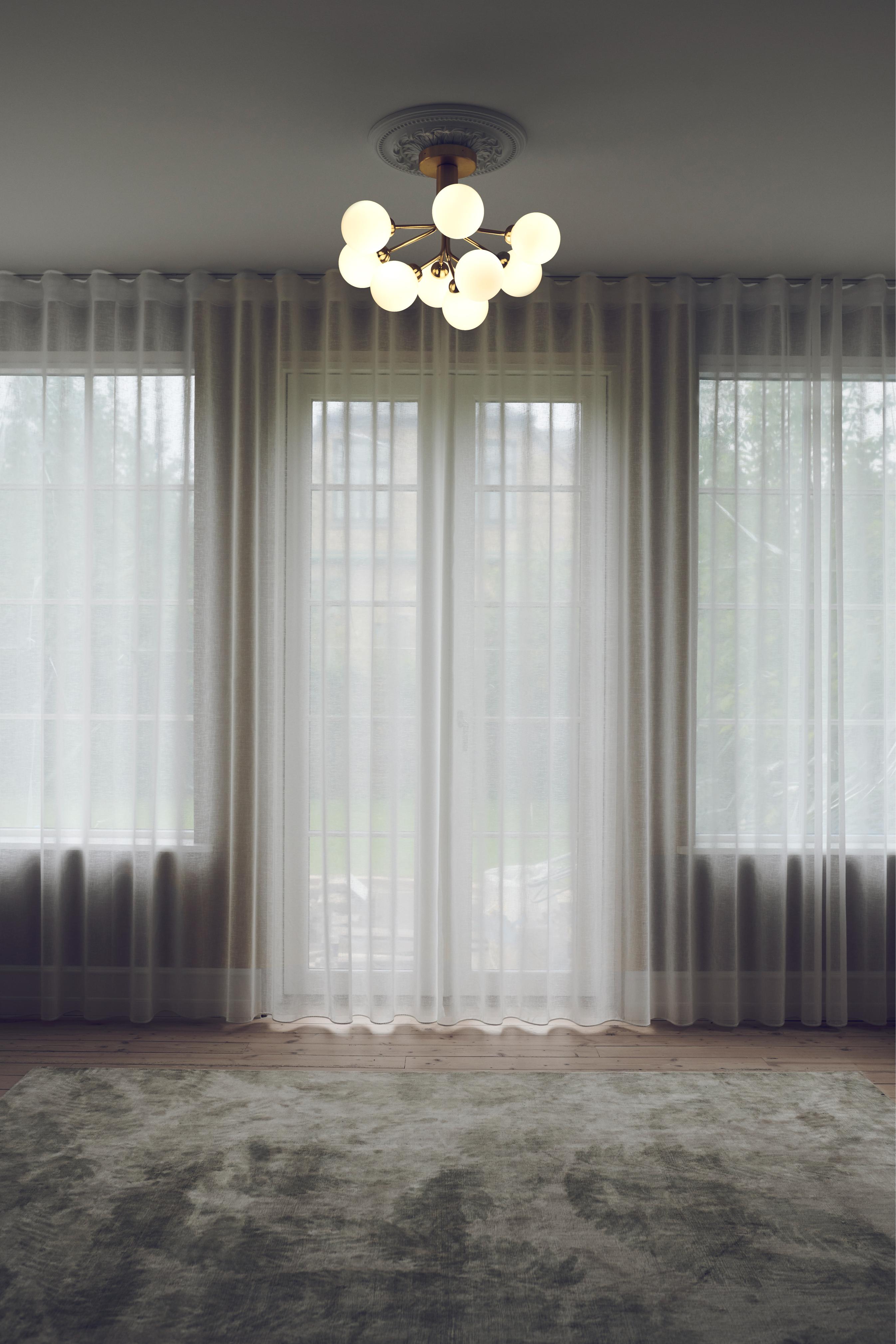 Deckenleuchte APIALES 9 Messing mit opalem Glas