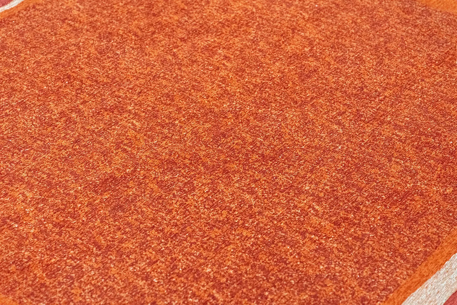 Vloerkleed MARBLE oranje met bordeaux en beige