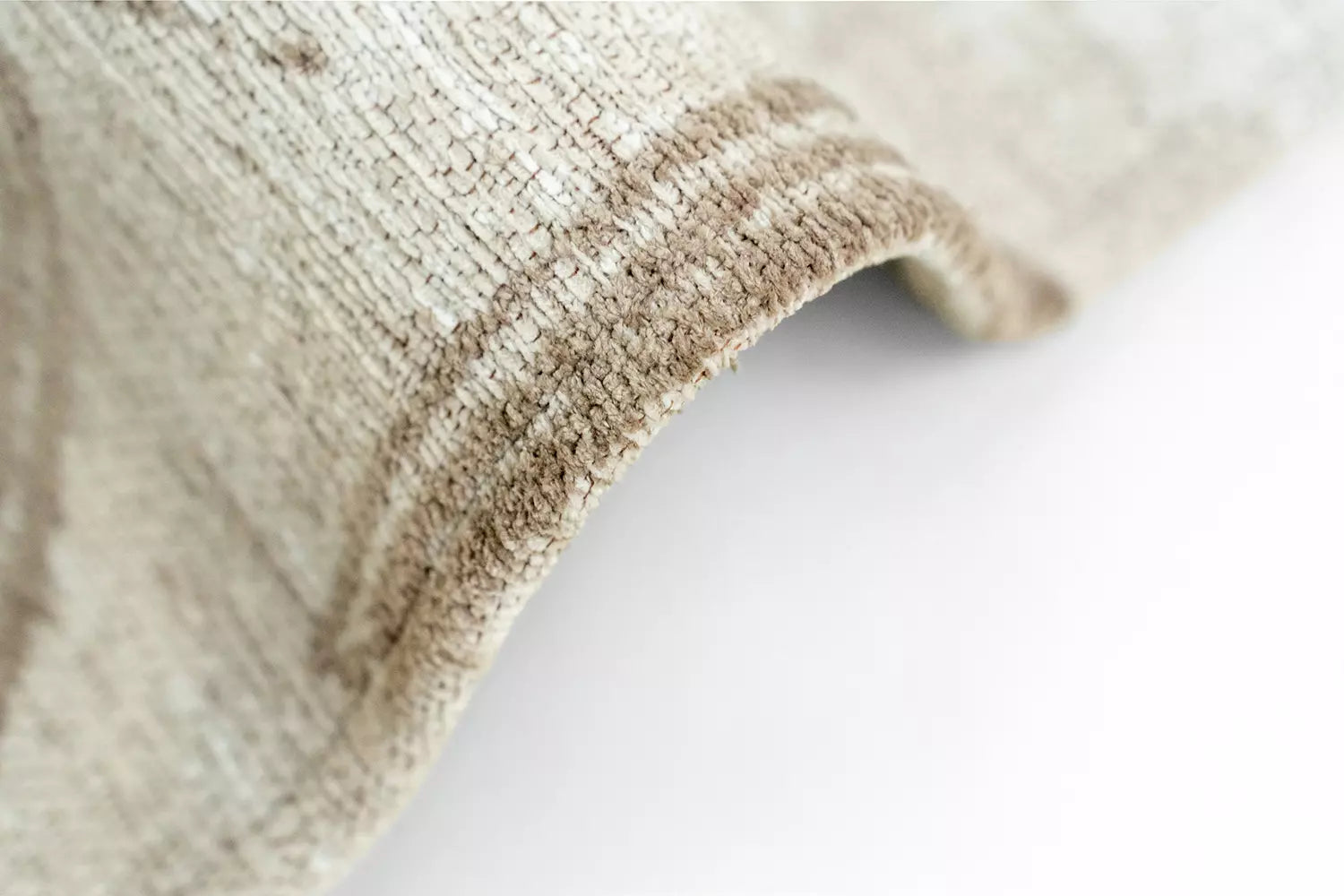 Ovaler Teppich KANJI beige mit cremefarbenem