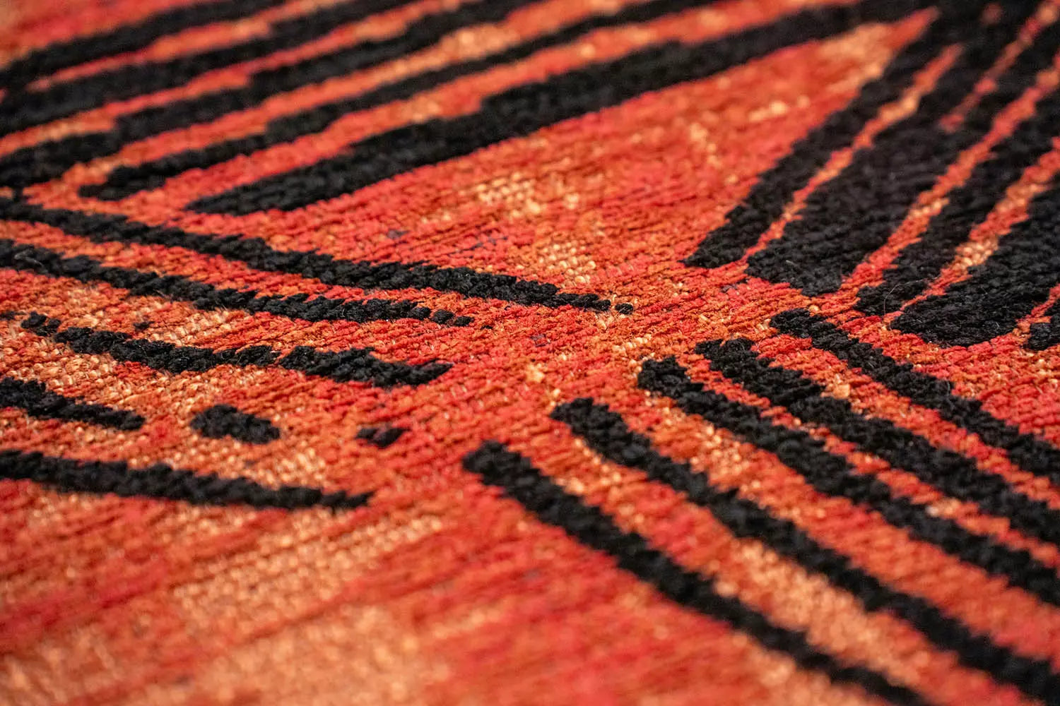 Ronde KANJI vloerkleed oranje met zwart