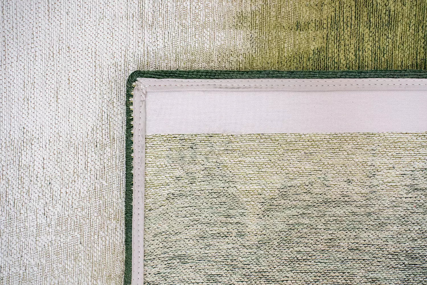 Teppich SENDAI grün mit Weiß