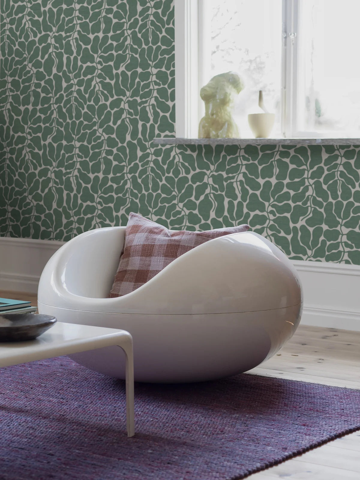 Non-woven paper wallpaper with a botanical pattern MY SECRET GARDEN green with white