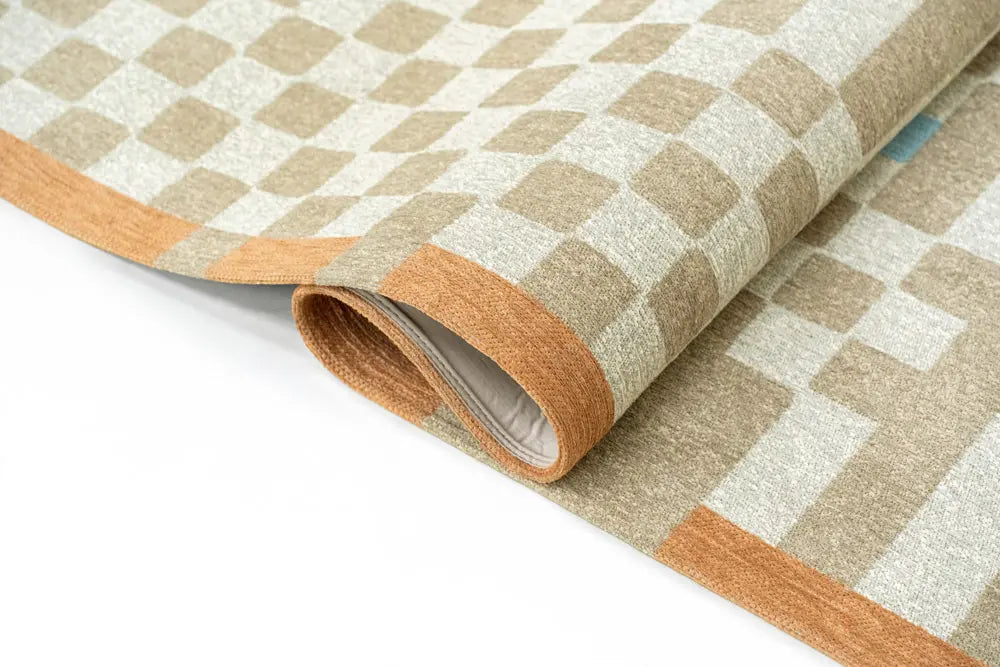 Teppich CHESS GREYHOUND beige mit Weiß und Orange
