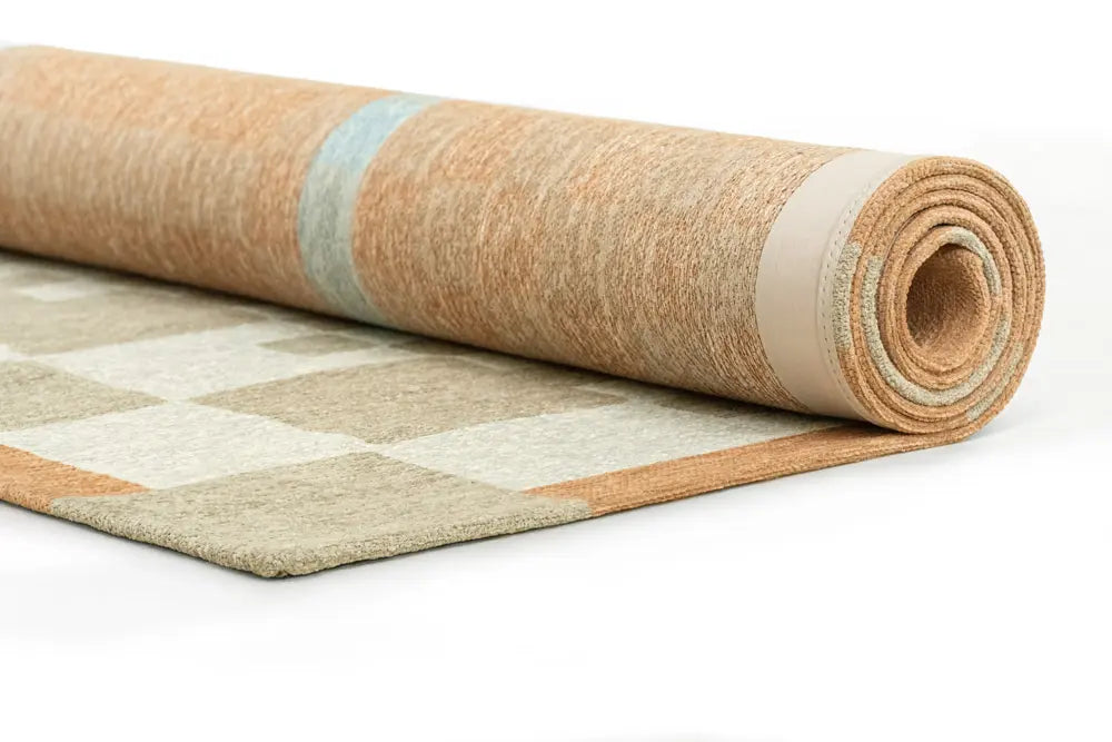 Teppich CHESS GREYHOUND beige mit Weiß und Orange