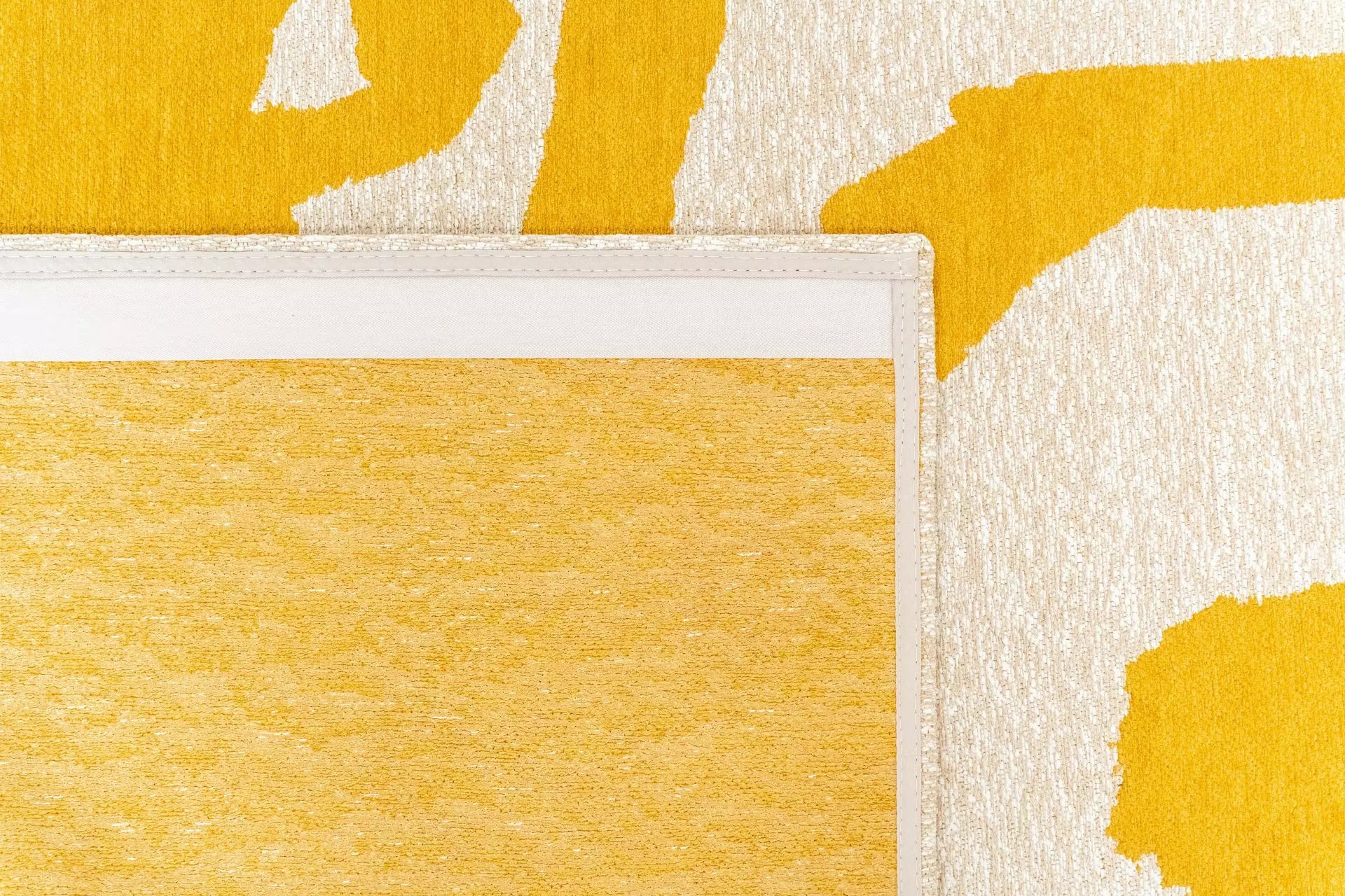 Witte RIBBON tapijt met geel