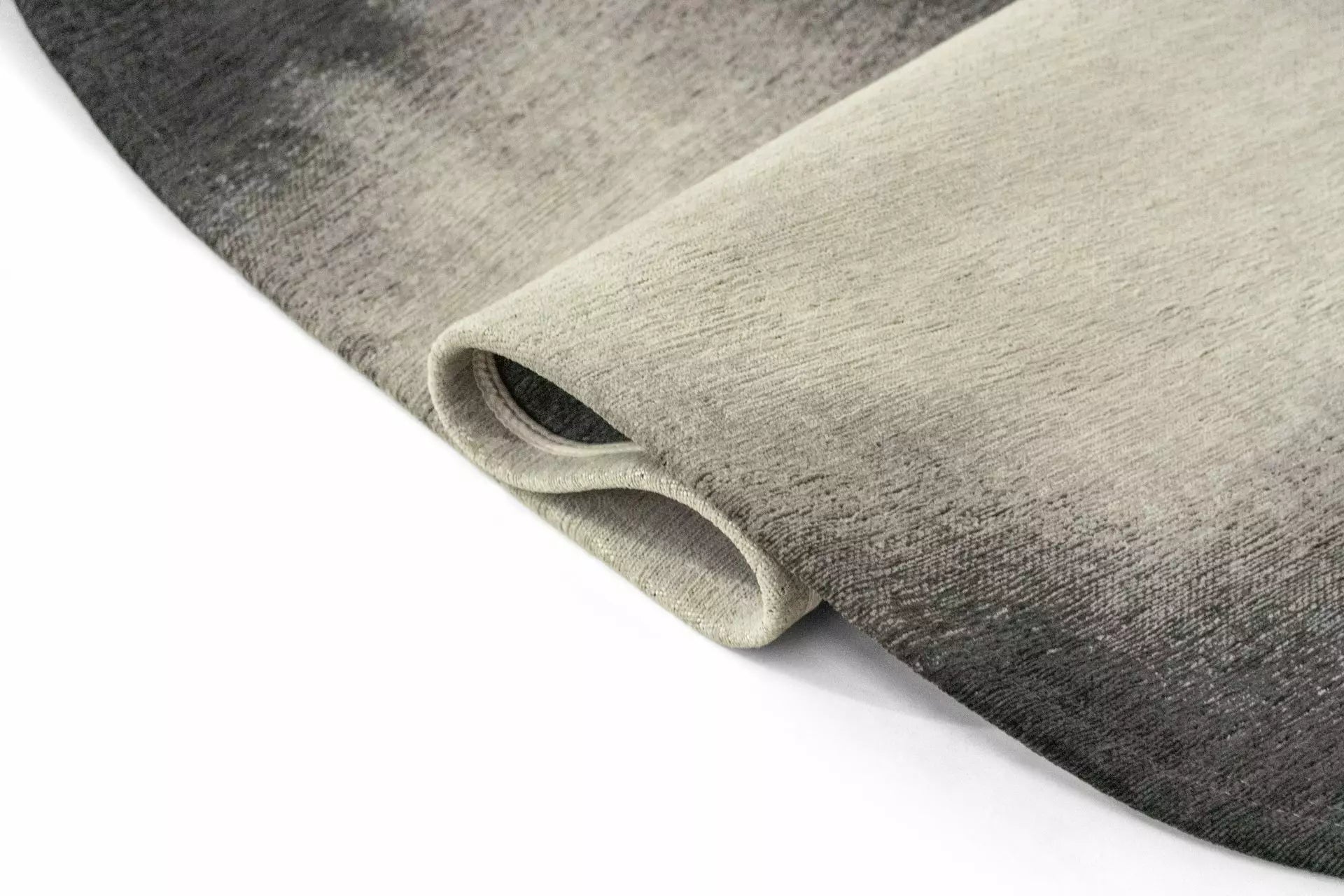 Ovale tapijt AQUARELLE LEAF zwart met beige