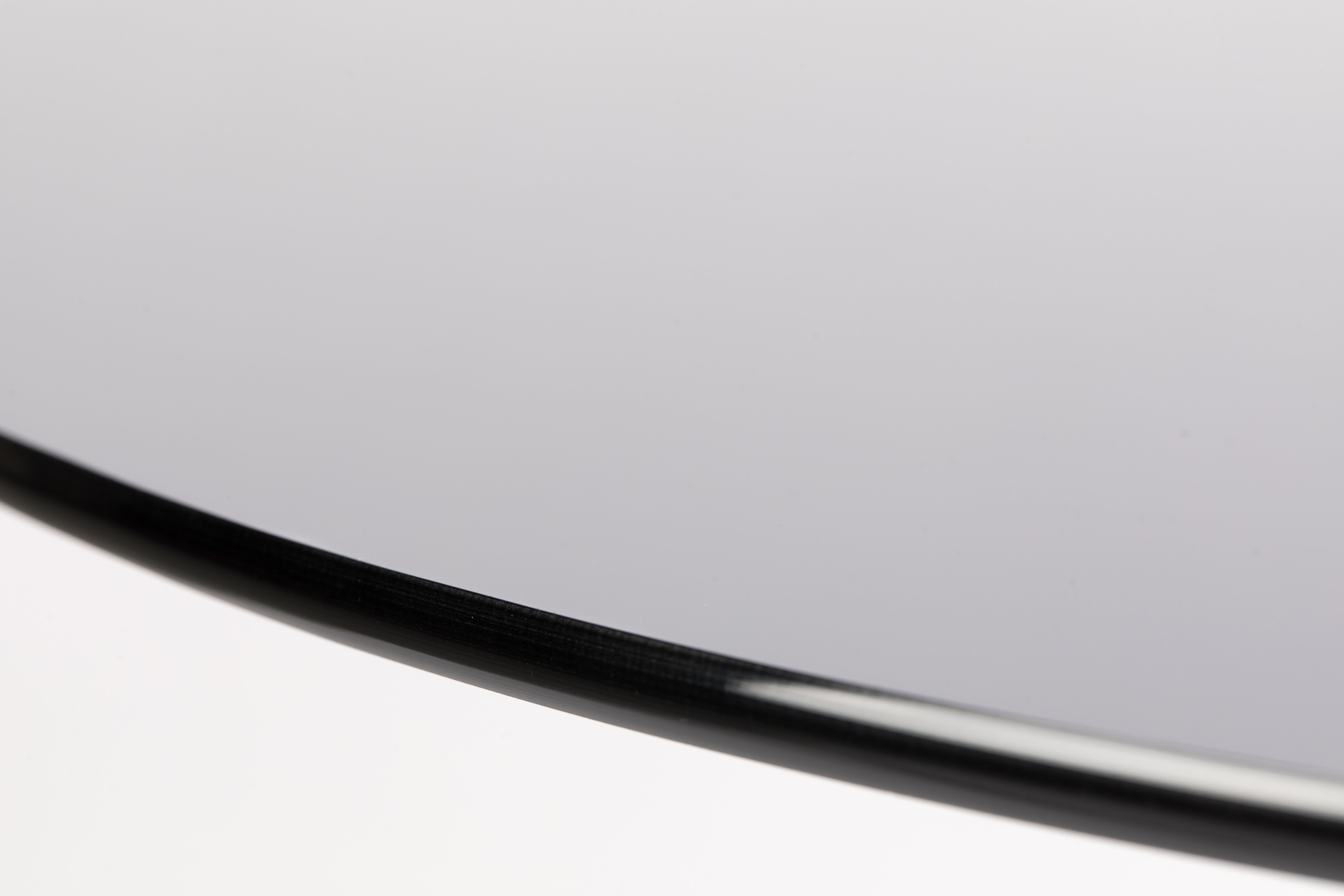 Ronde tafel FLORIS zwart glas met gouden voet