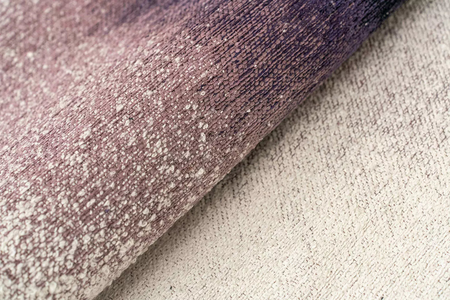 Teppich DROP weiß mit lila