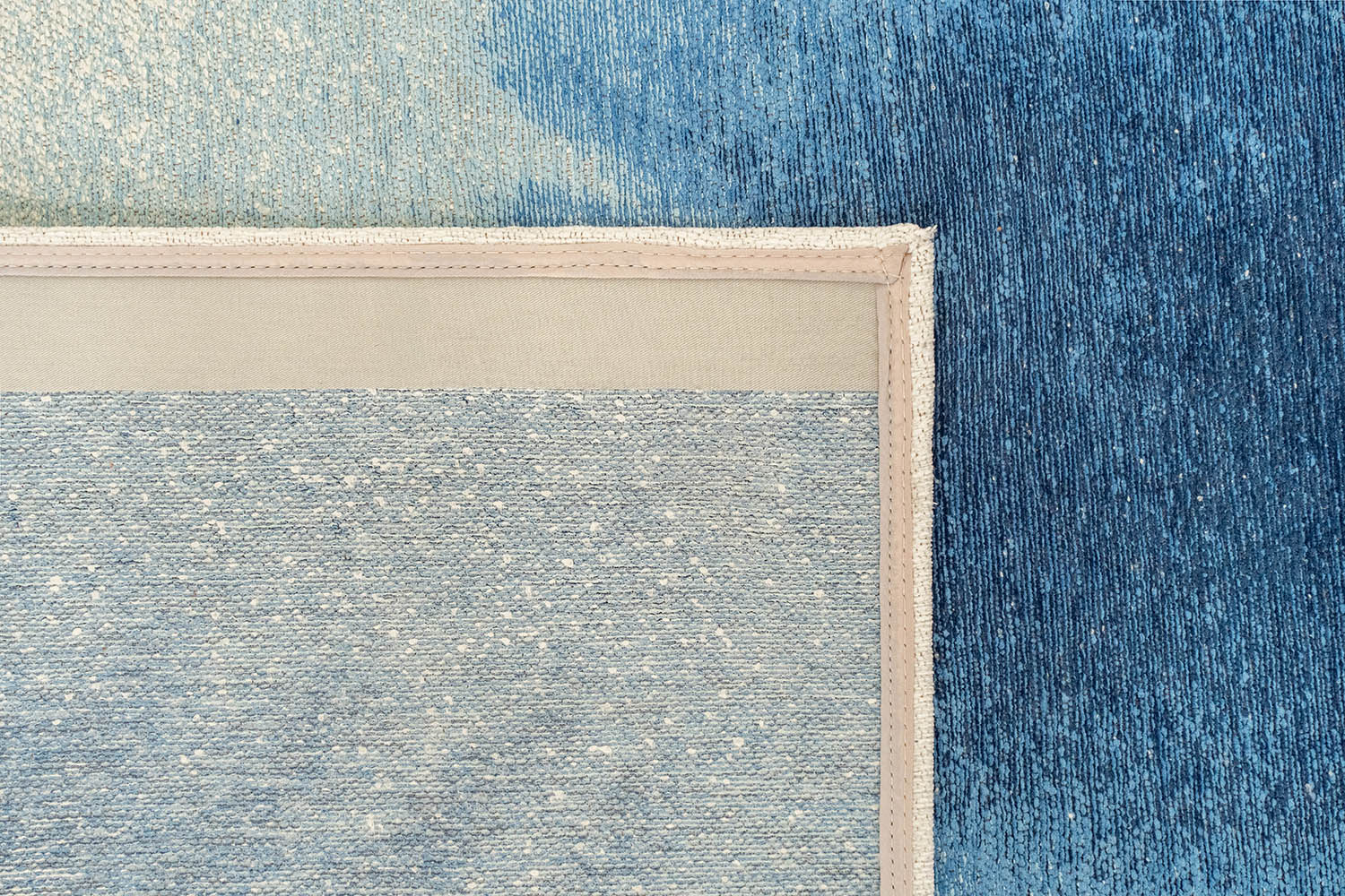 Teppich DROP weiß mit Blau