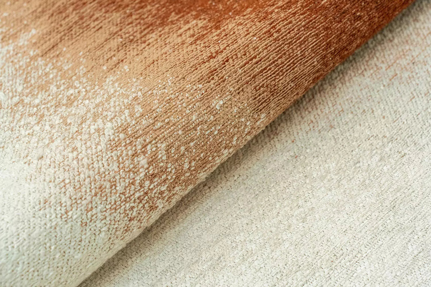 Teppich DROP weiß mit braunem