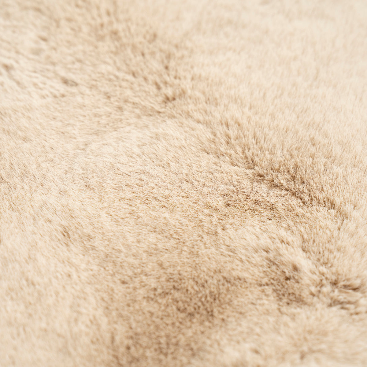 Vloerkleed ZENA beige met lange haren