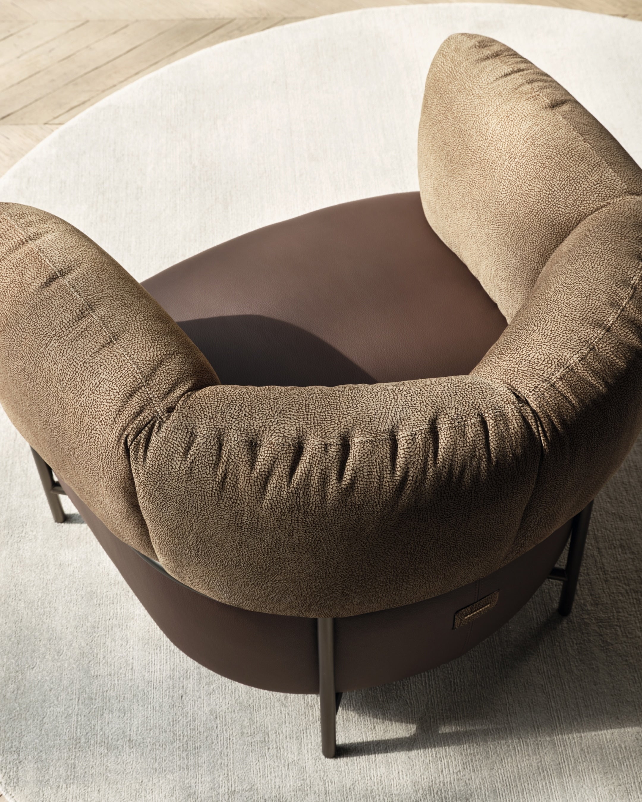 Armchair QUADROTTA brown base