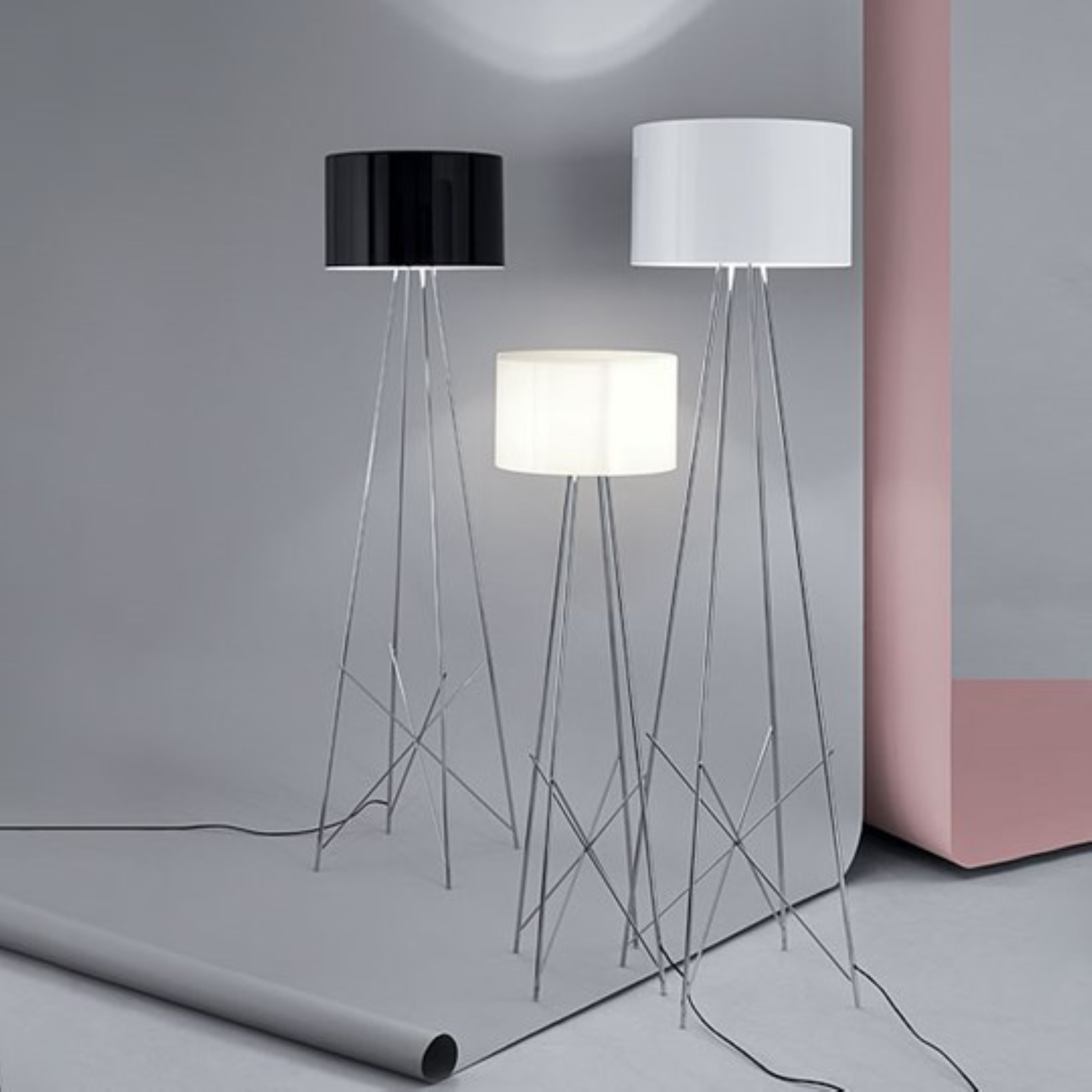 RAY Black Floor Lamp with Metal Base