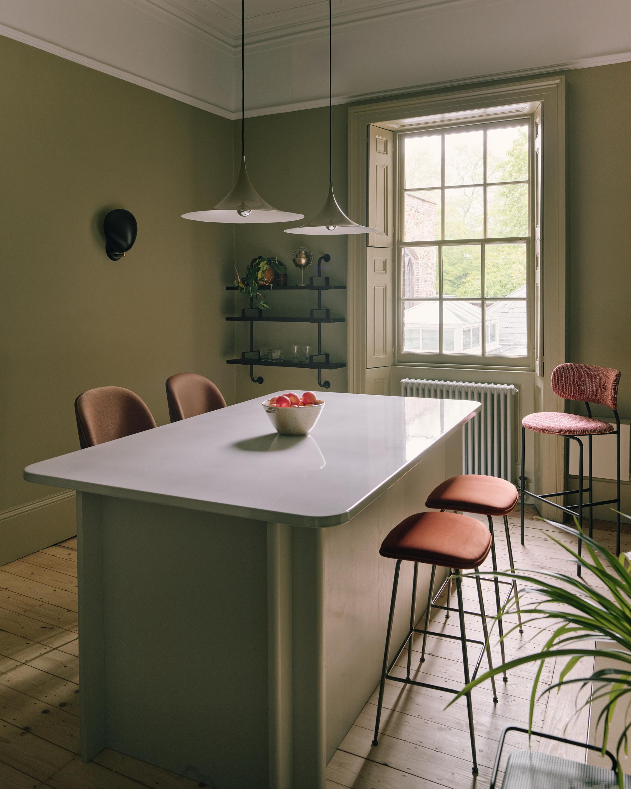 COBRA schwarze Wandleuchte