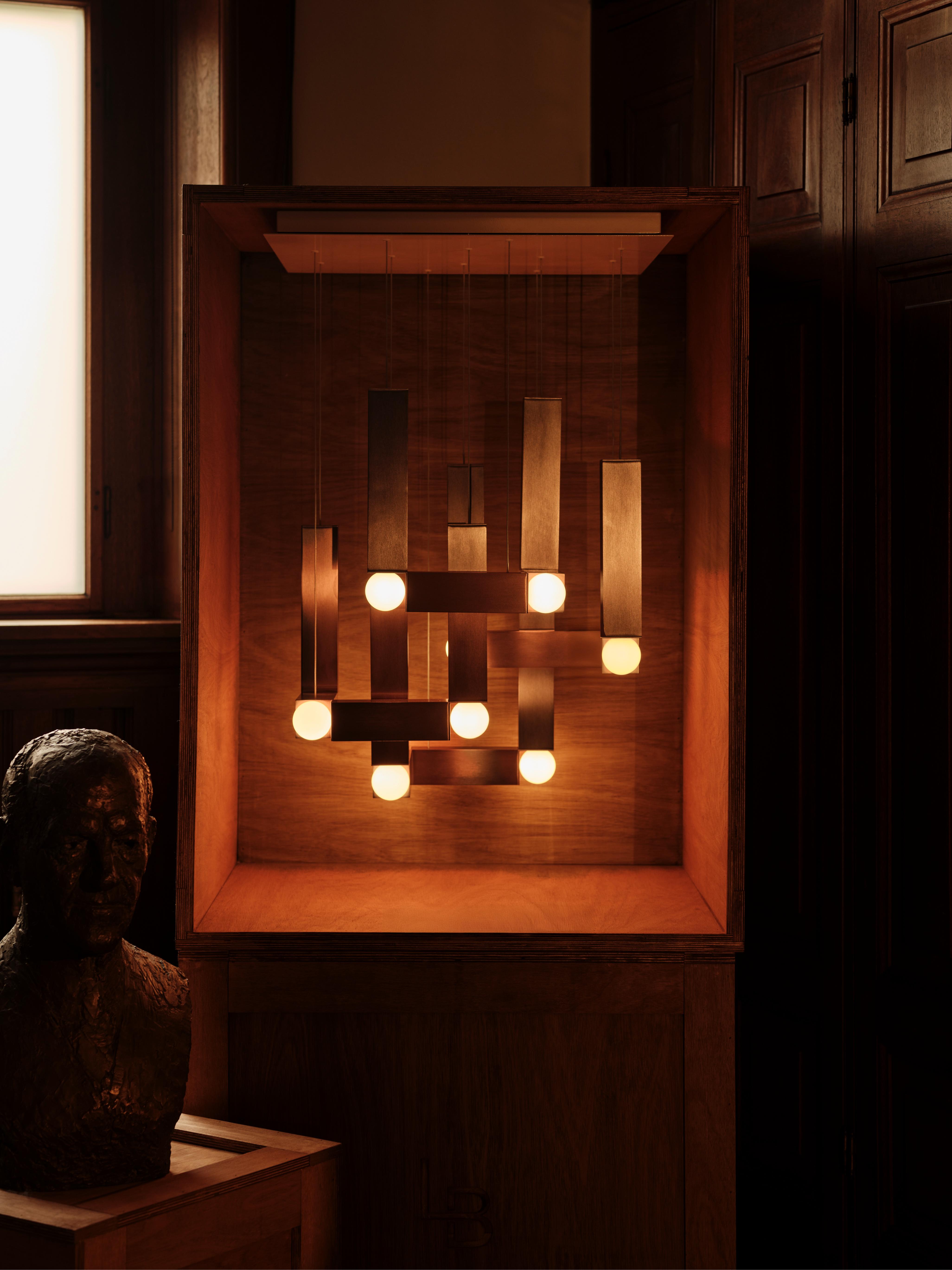 Hanglamp VESPER DUO met opalen glazen kap en bronzen afwerking