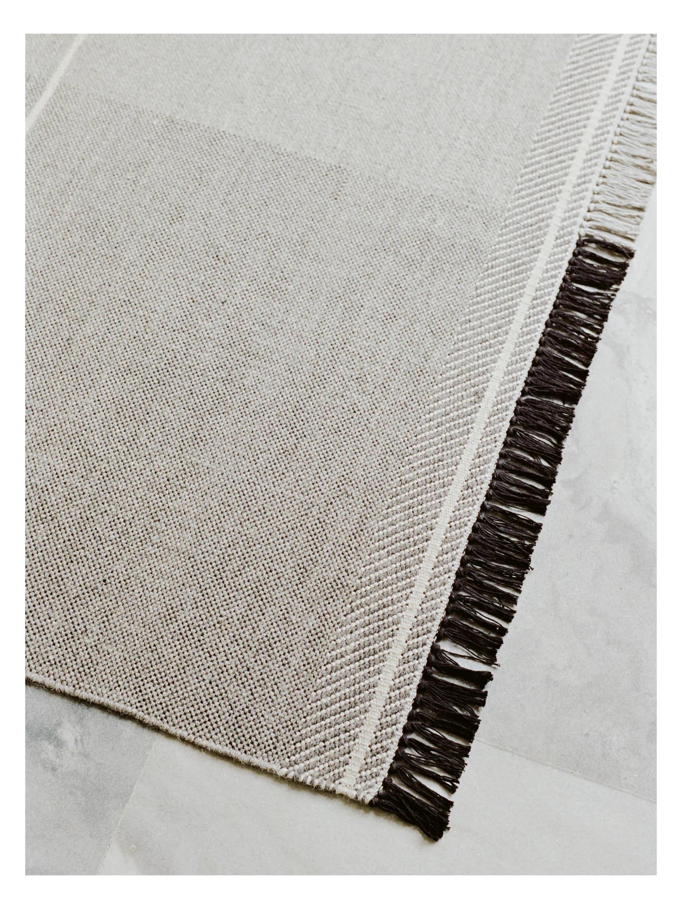 Teppich MINDFUL SOUL dunkelgrau mit beige