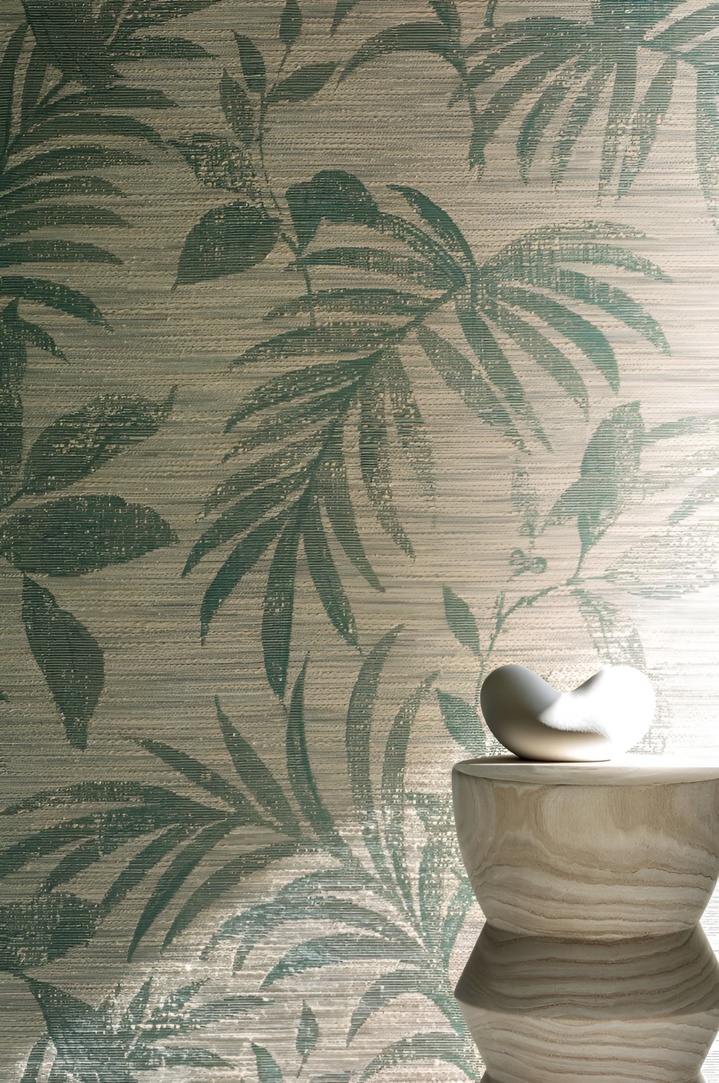 Textielbehang met plantmotief van SALIX - EMERAUDE/CÉLADON zeegroen met beige