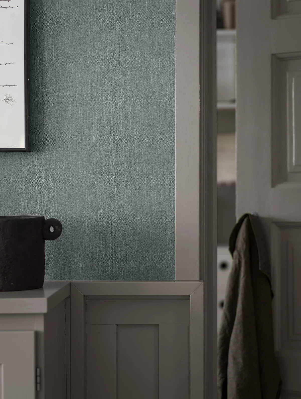 Structuurbehang dat linnen imiteert LINEN - DUSTY DENIM gedempt blauw