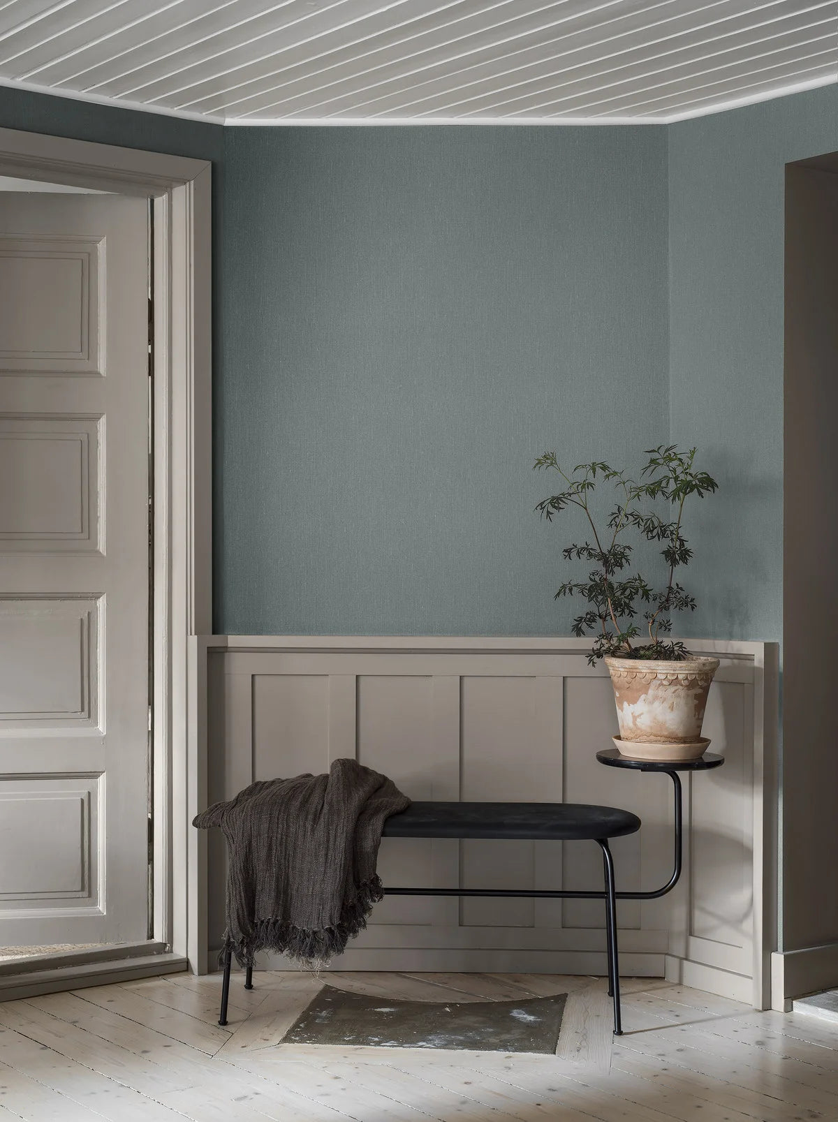 Structuurbehang dat linnen imiteert LINEN - DUSTY DENIM gedempt blauw