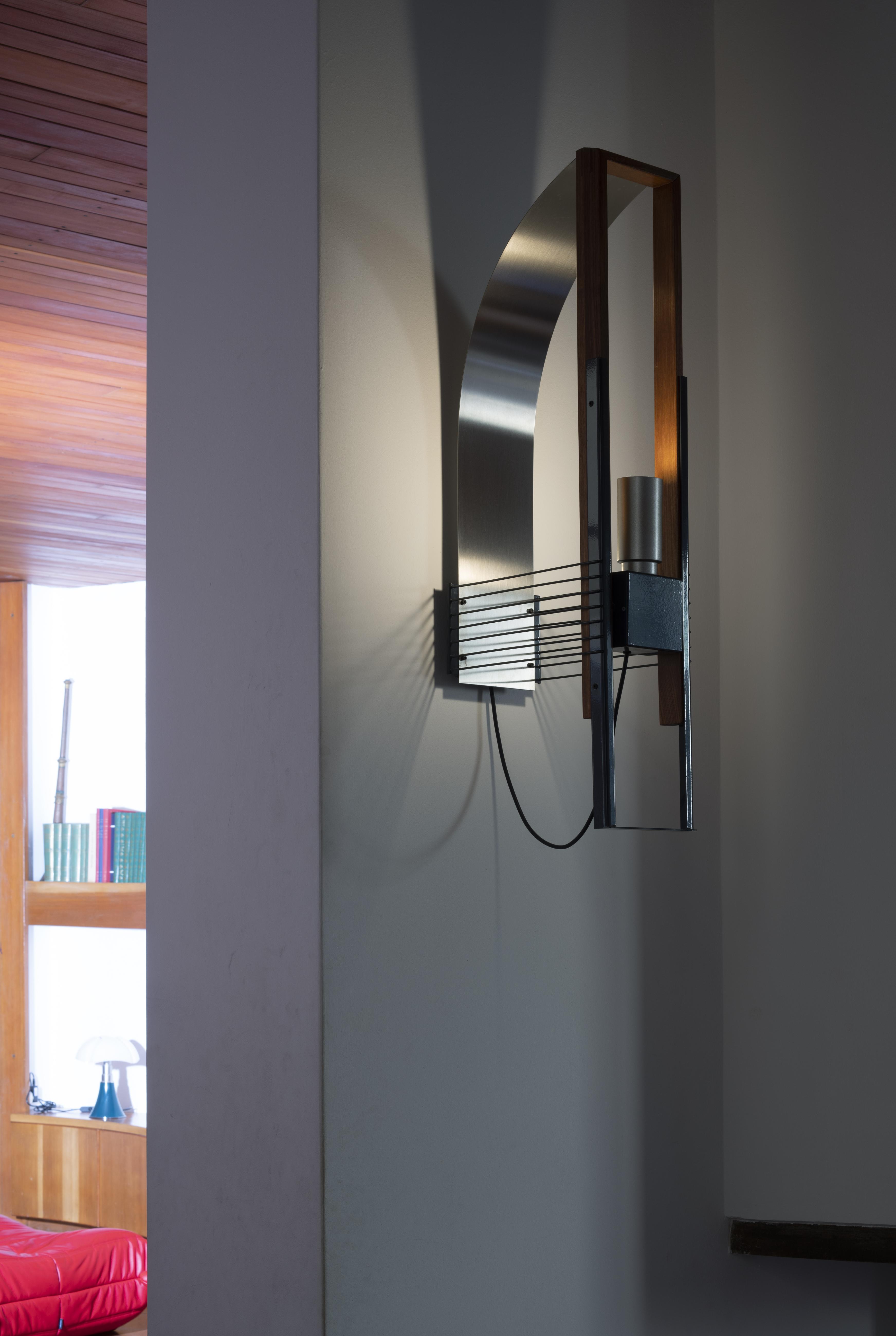 Wandlamp MARX van hout en aluminium