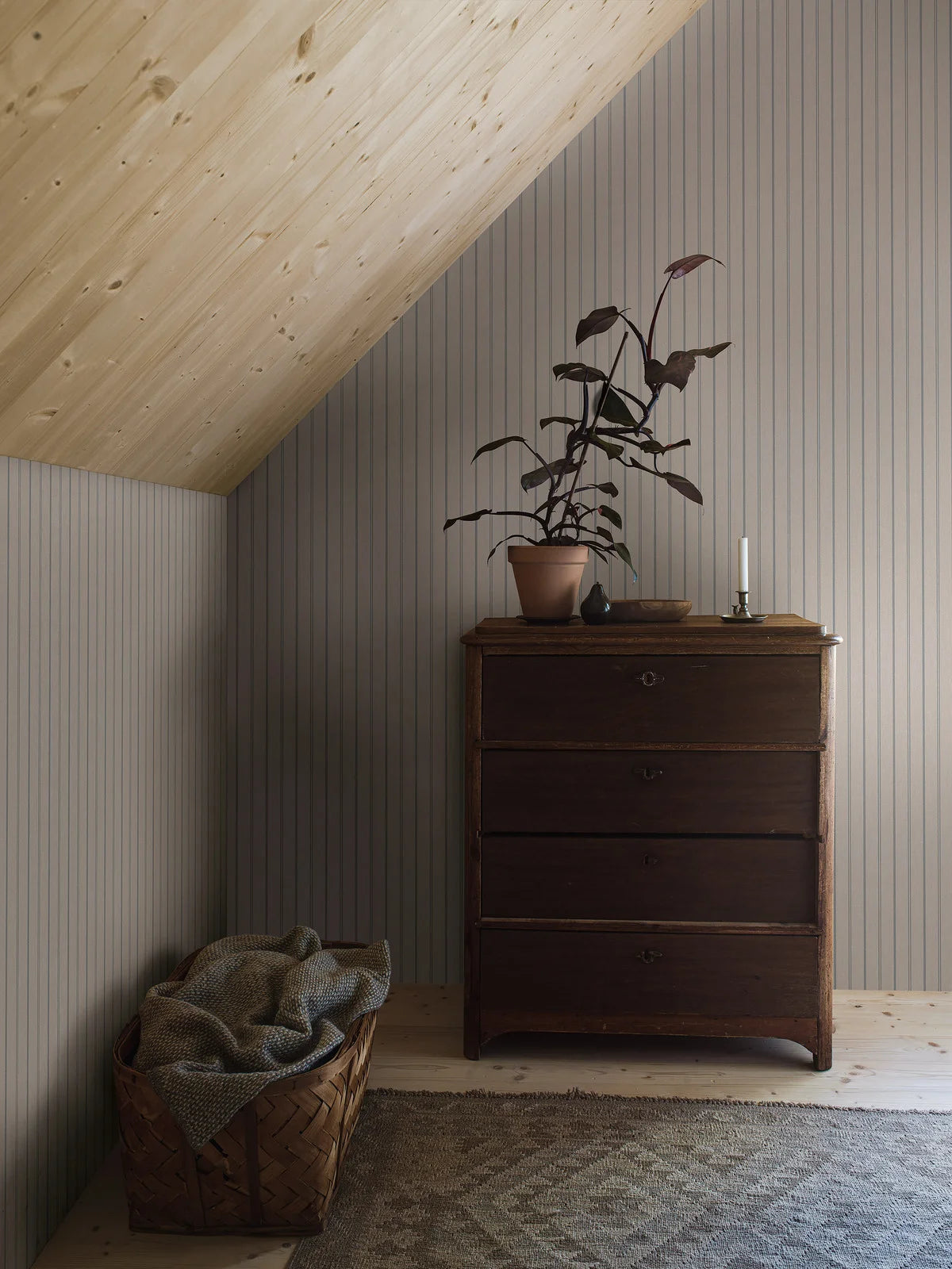 Beige gestreepte behang WOODLAND STRIPE met grijs