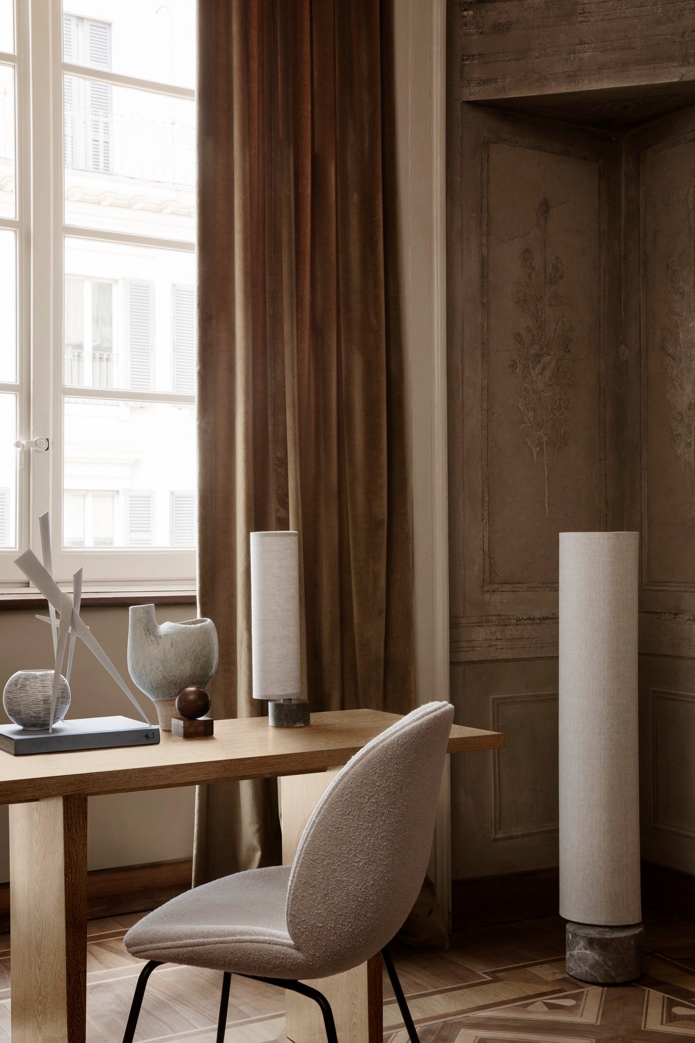 Stehlampe verstellbar UNBOUND grauer Marmor