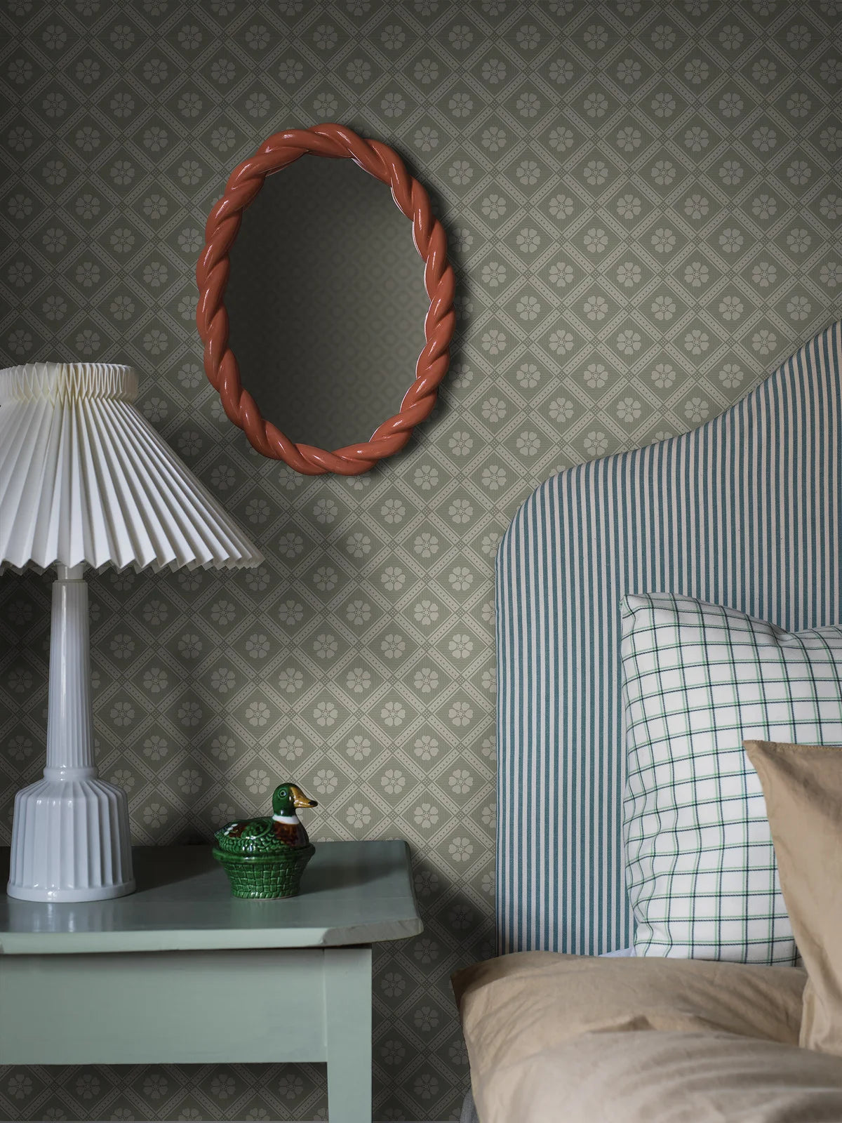 LOVE geometric pattern wallpaper green