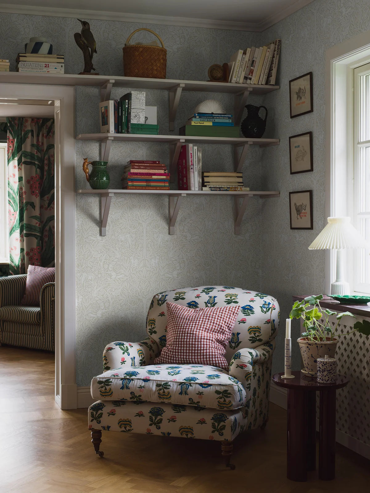 Wallpaper with a botanical pattern and forest theme UNDER THE ELDER TREE beige with white