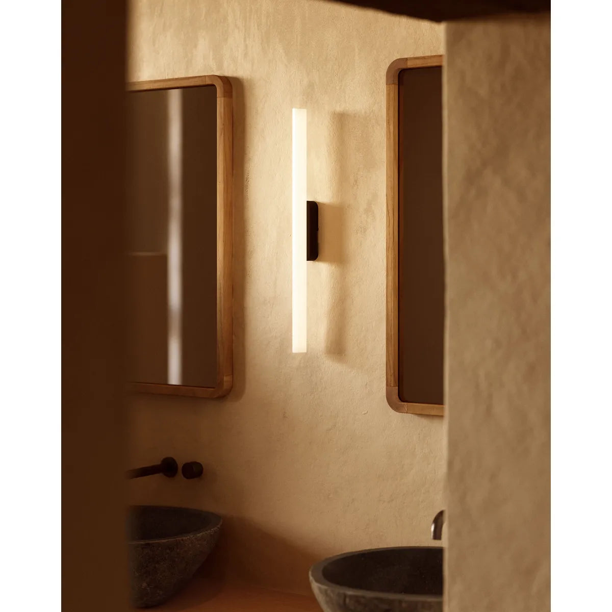 Wandlamp VALQUIRIA zwart