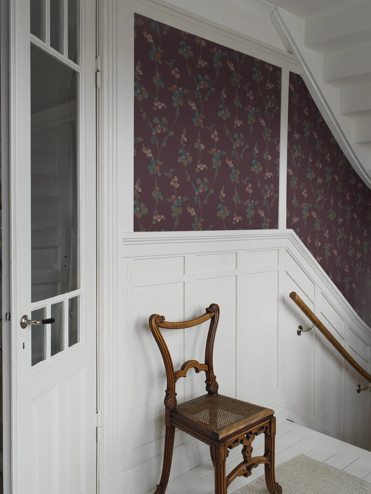 Behang met plantenmotief bloemen VERA donker bordeaux met groen