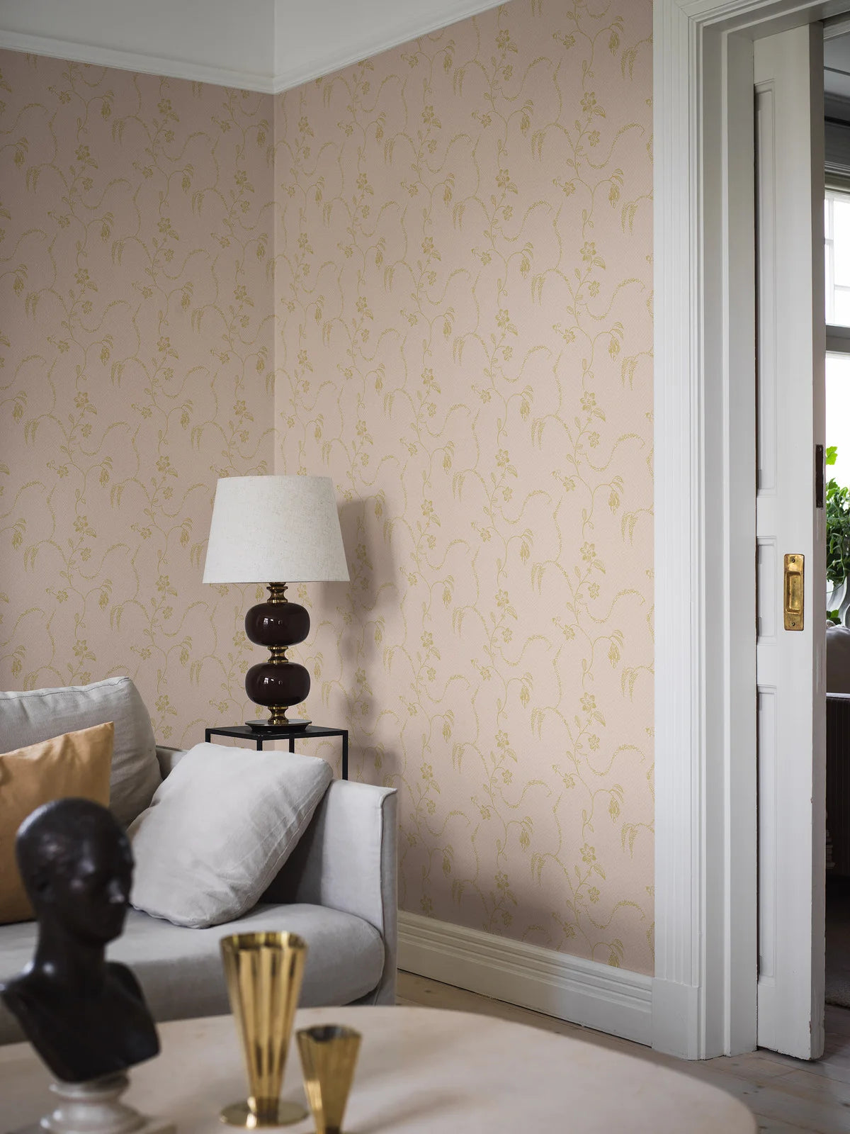 ELSIE Beige Floral Pattern Wallpaper with Gold