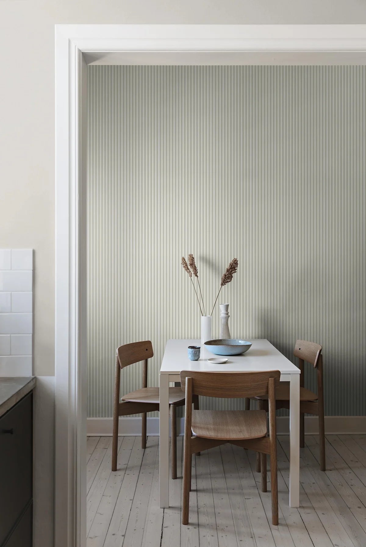 Behang met streepmotief MÖLLE STRIPE grijs met beige