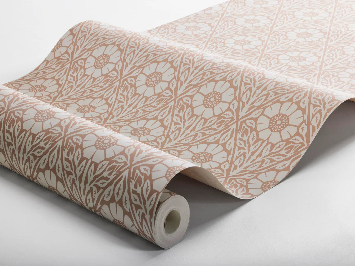 Behang met plantenmotief in bloemen NYPONROS terracotta met wit