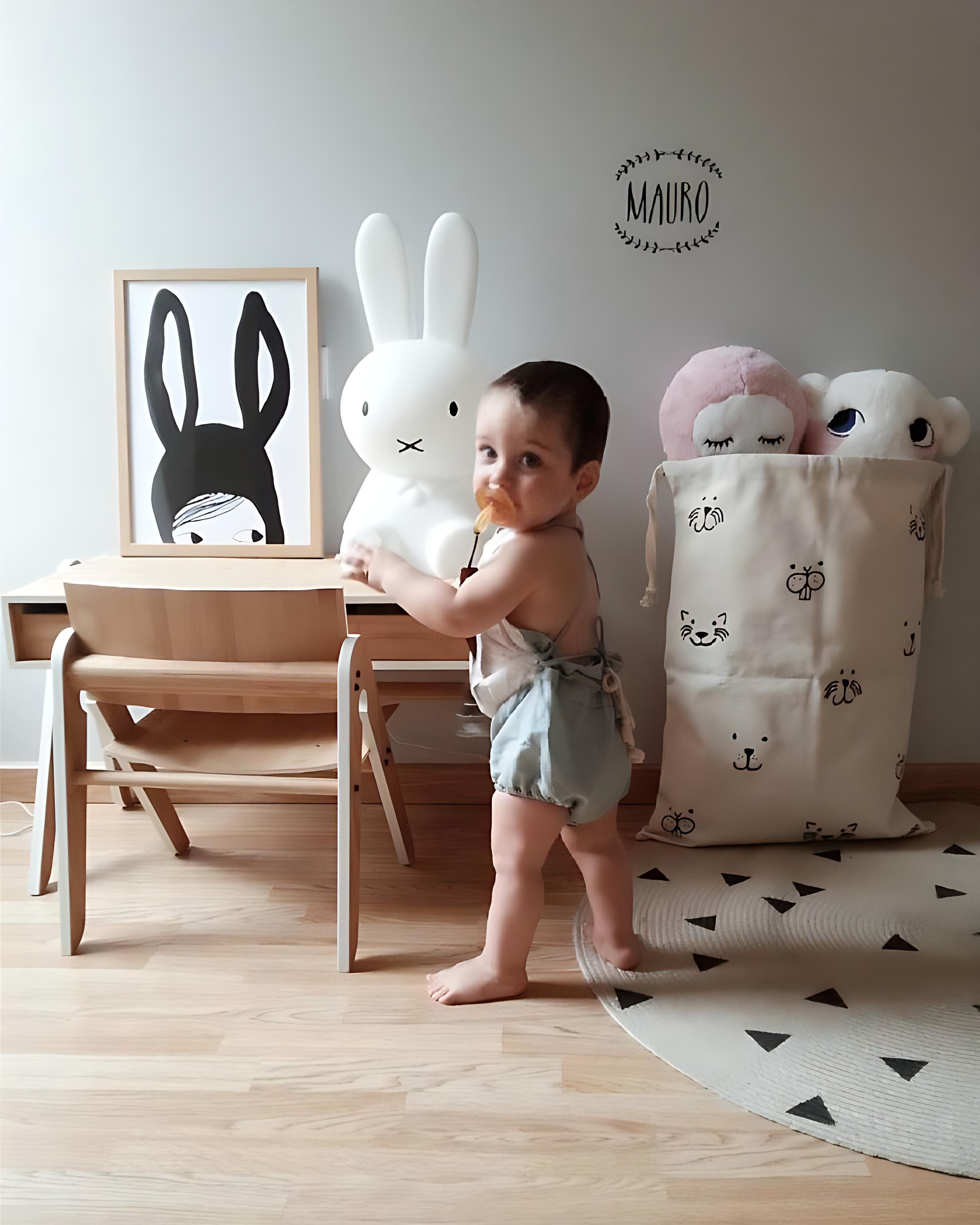 BLACK TRIANGLES Jute-Dreiecksteppich 