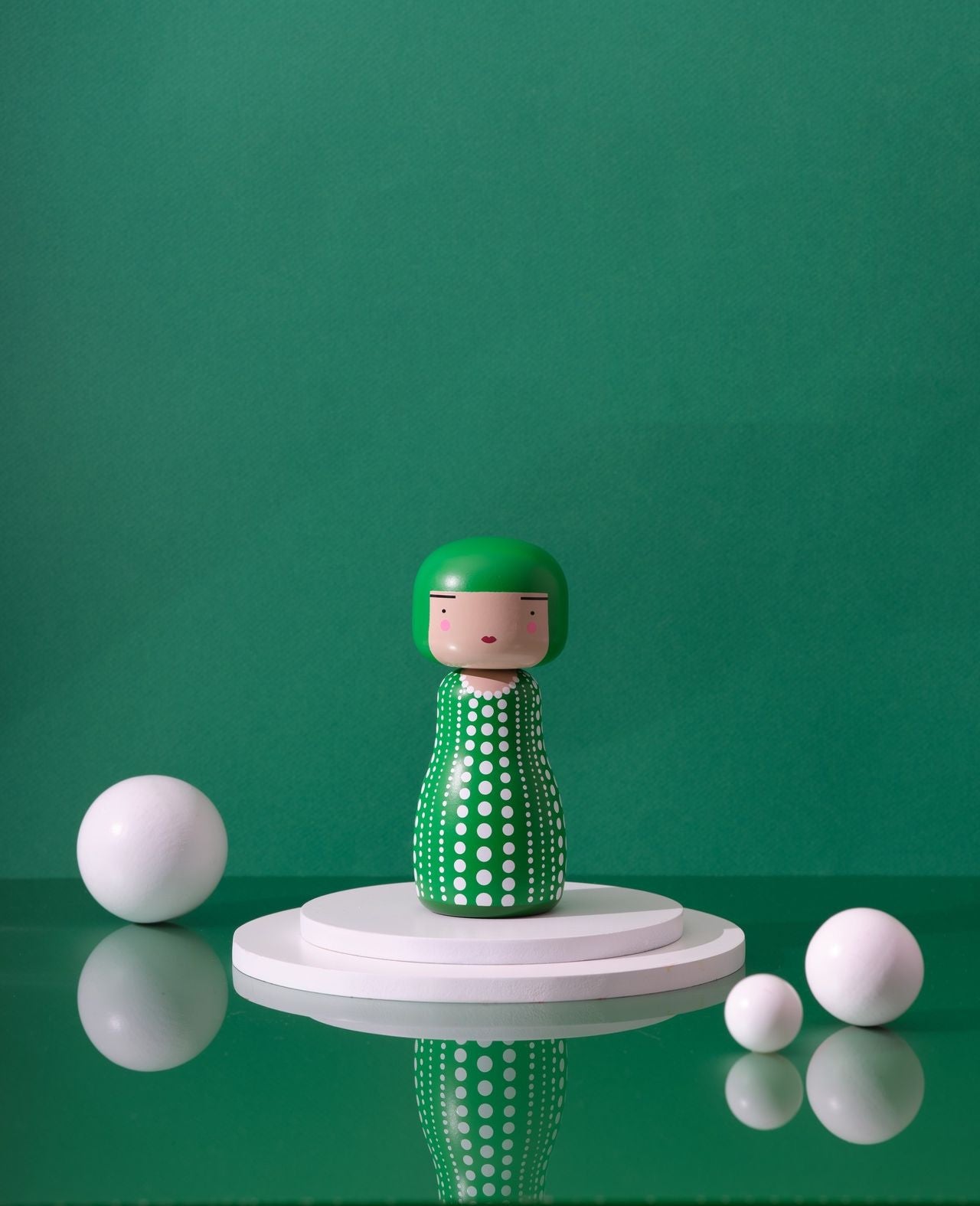 Decoratieve figuur DOT GREEN - beperkte editie