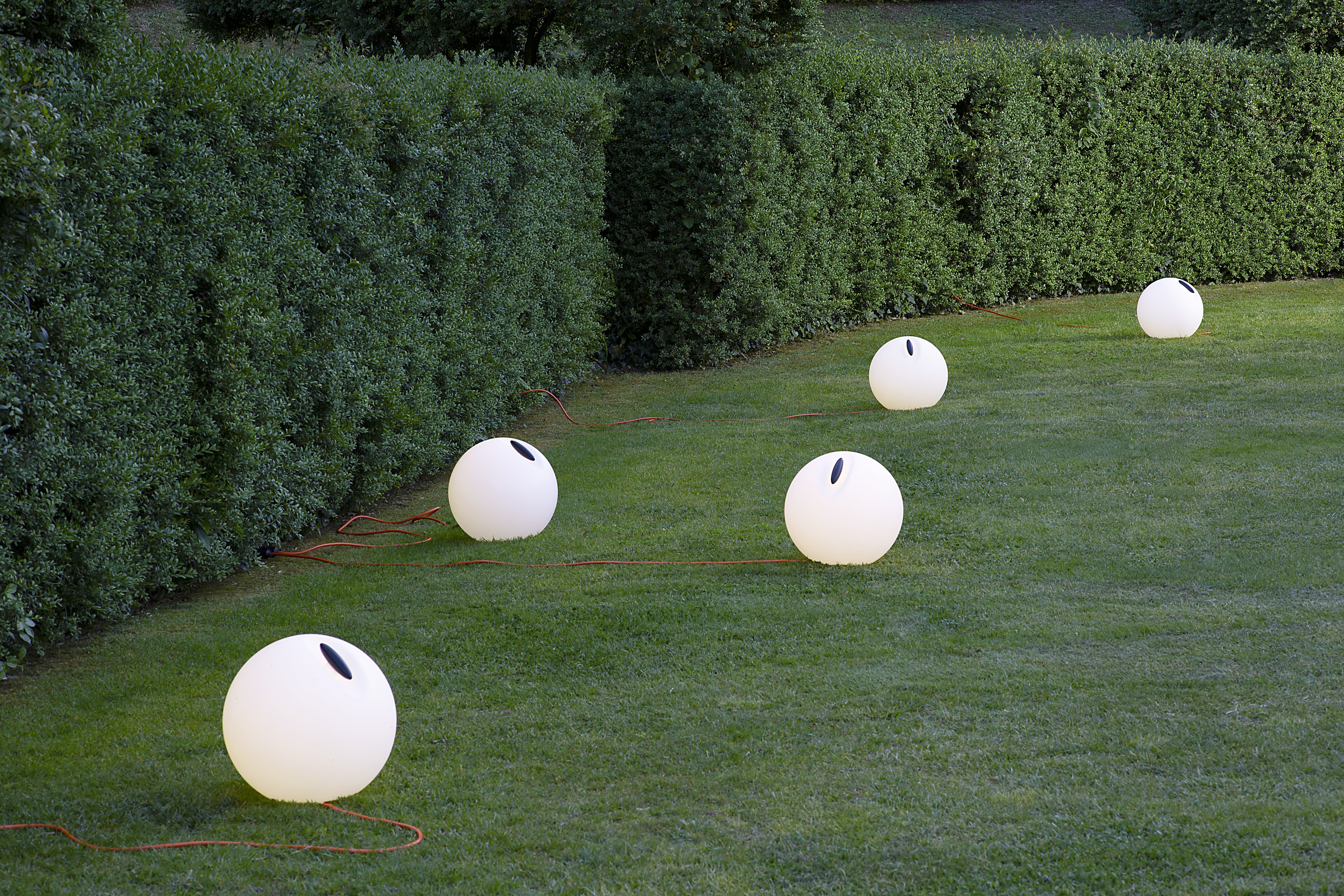 Buiten vloerlamp BOWL wit