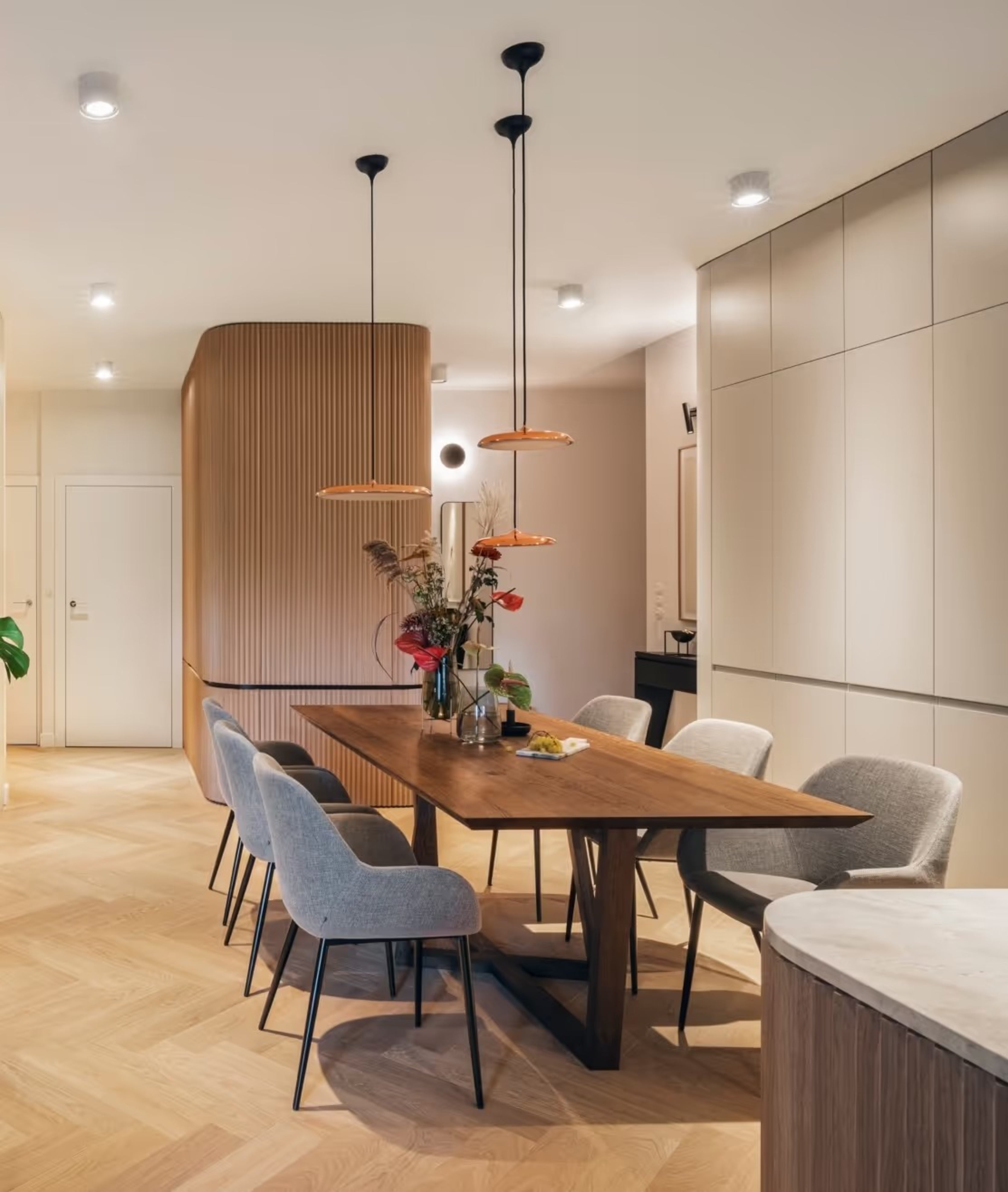Tisch DIAMOND aus Eichenholz