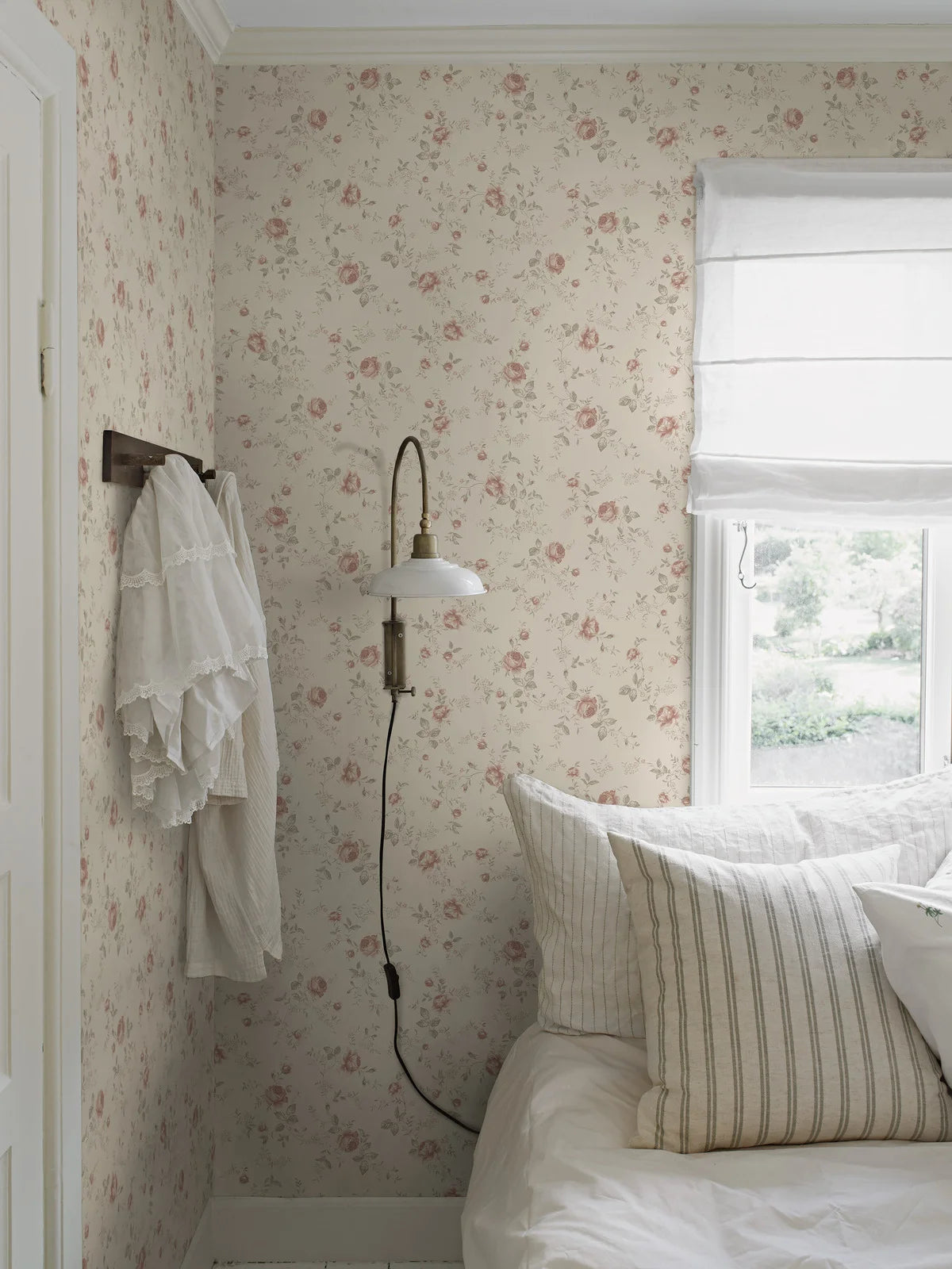 Tapete mit Pflanzenmotiv ROSE GARDEN beige