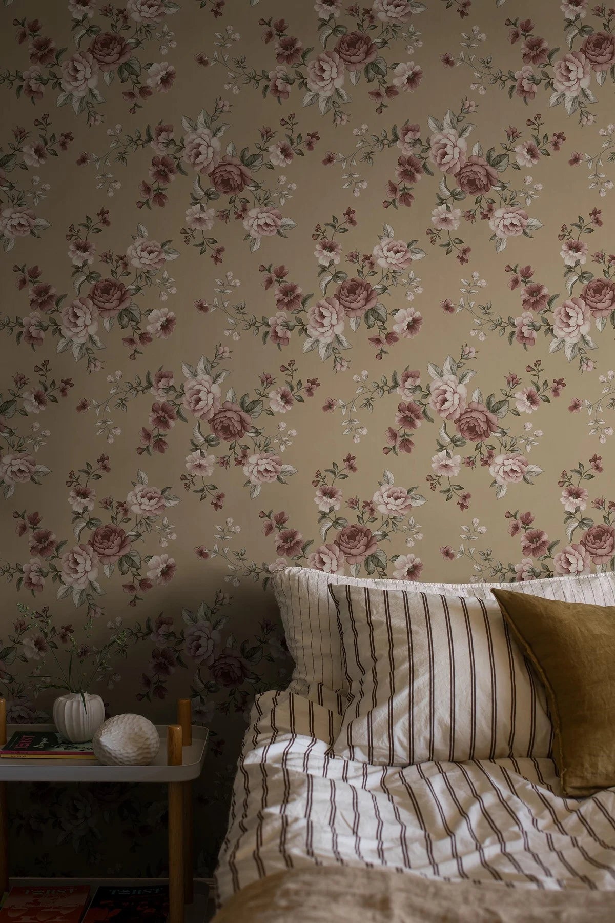 Behang met bloemenmotief NOMI bruin