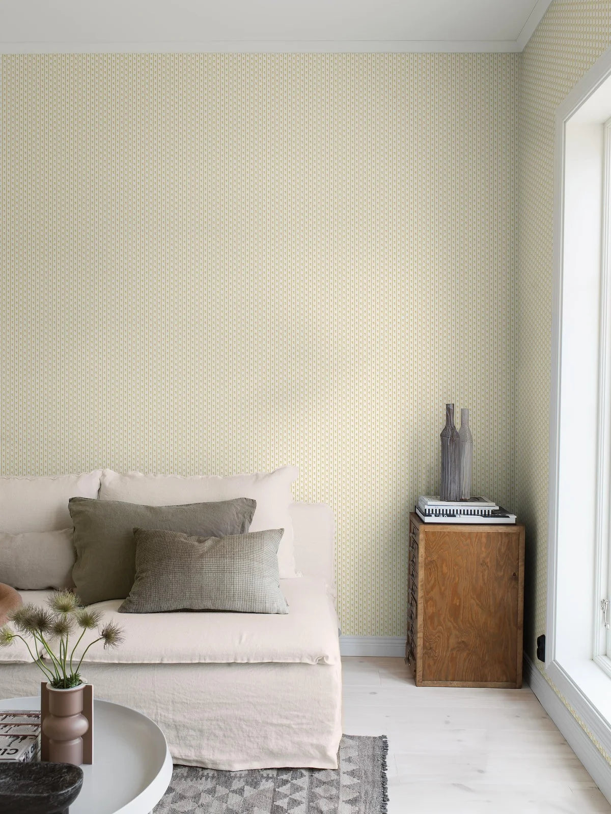 LILLA LYCKAN White and Yellow Striped Wallpaper with Floral Motif