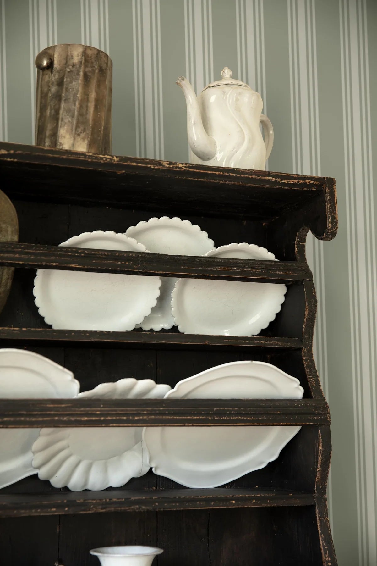 Gestreepte behang GUNNEBO groen met wit