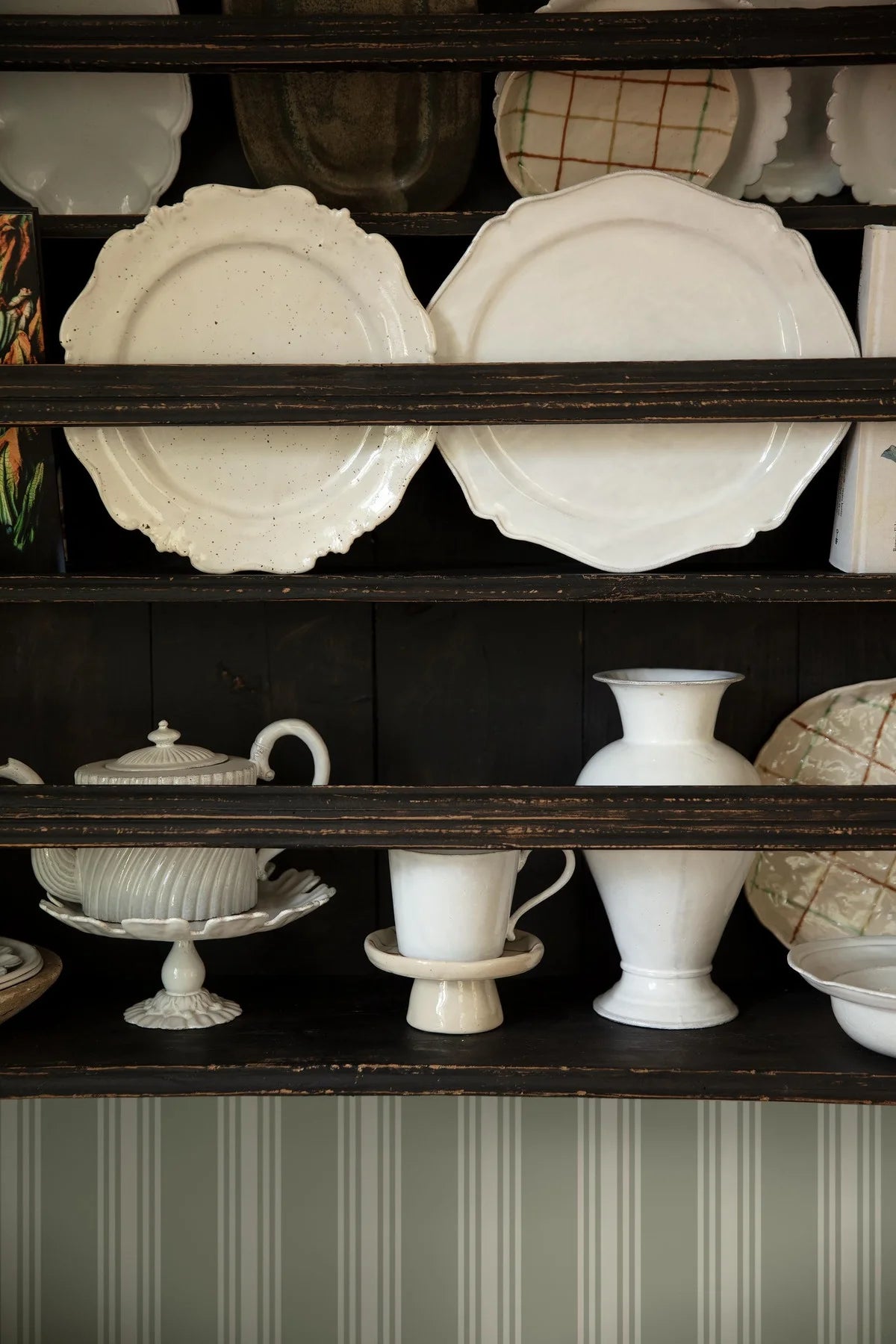 Gestreepte behang GUNNEBO groen met wit